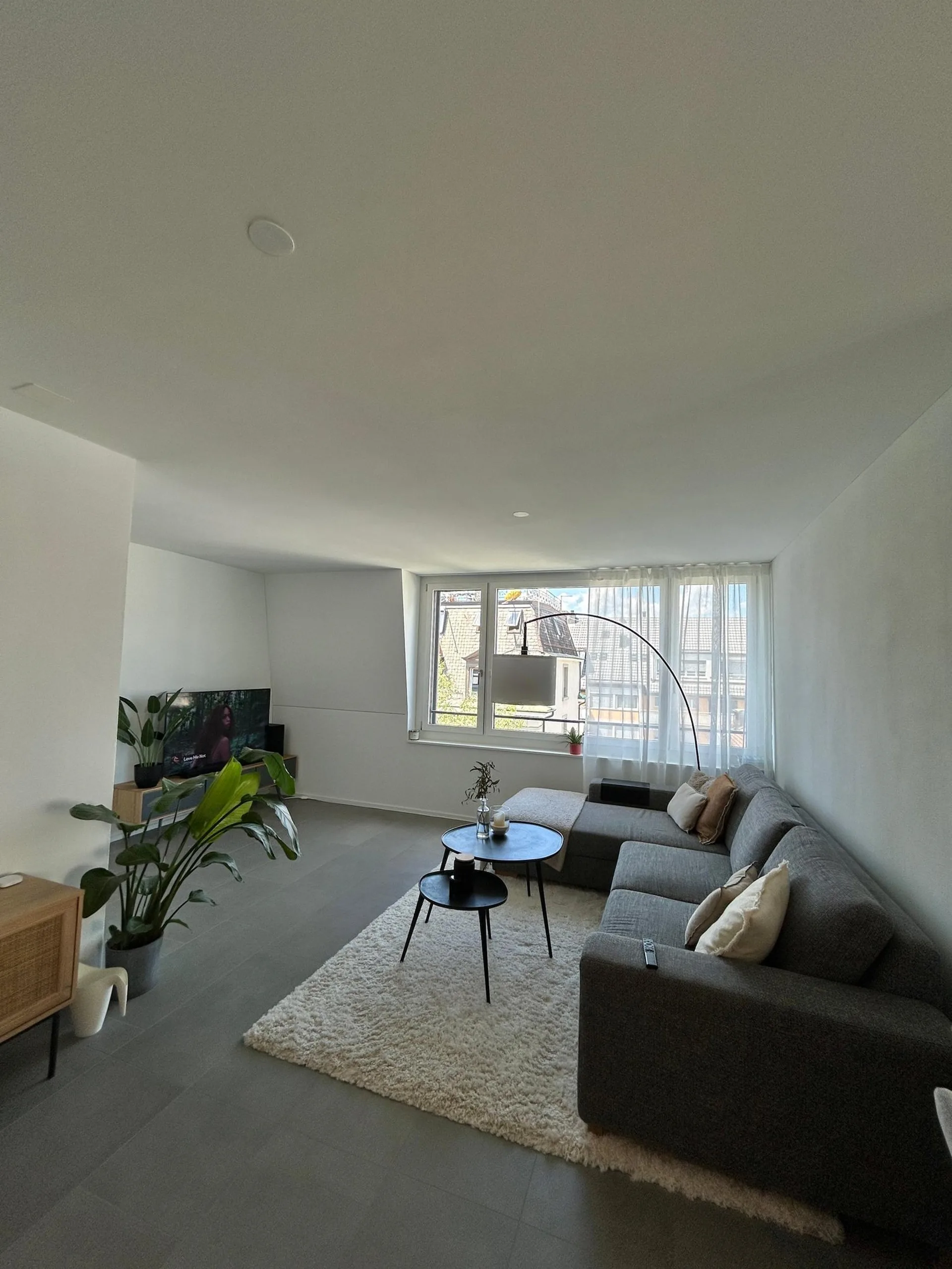 Neuwertige Wohnung mit hochwertigem Ausbau und Loggia