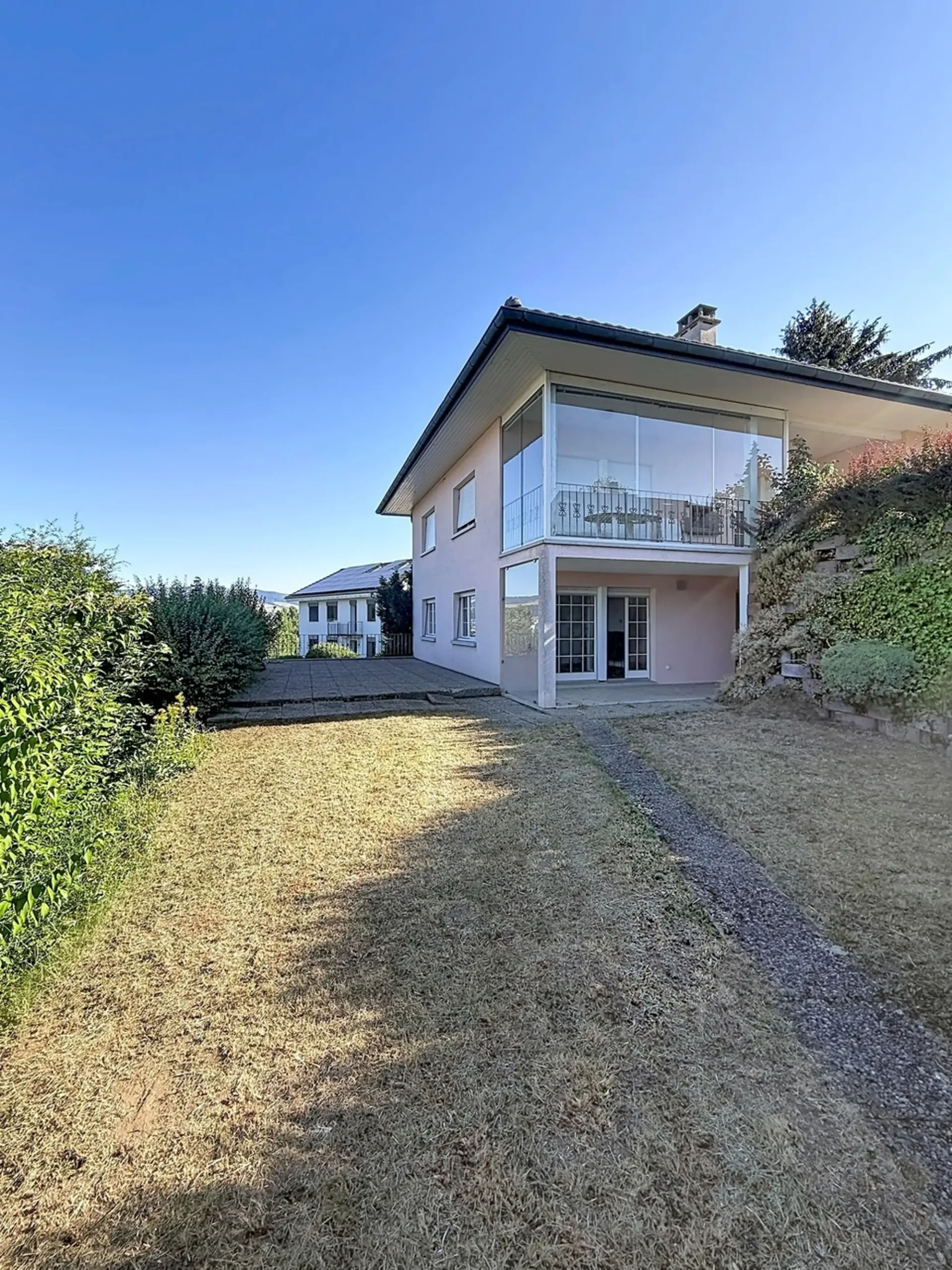 Charmantes Apartment mit Terrasse und Garten