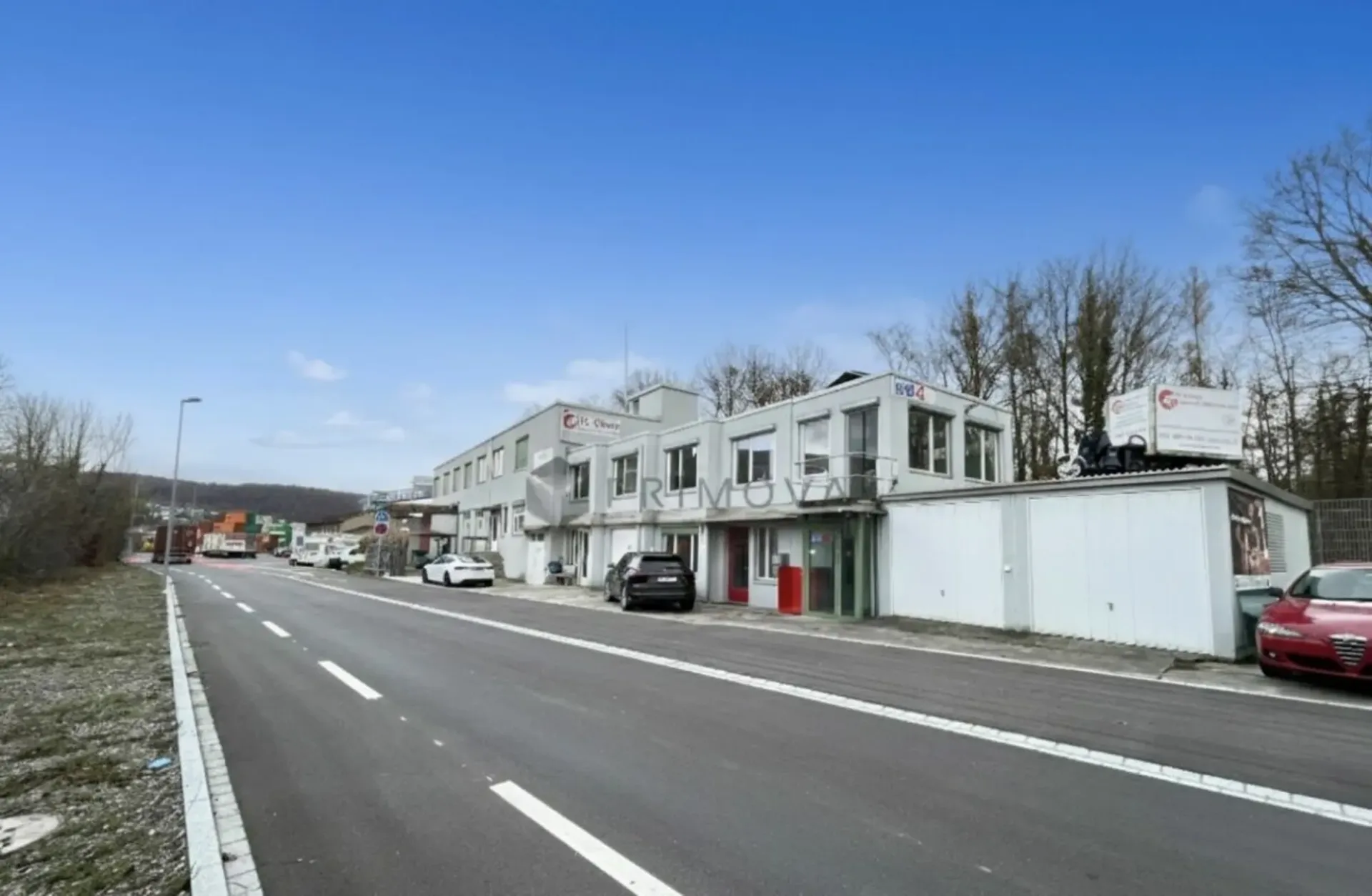 Profitieren Sie von 320m² Gewerbefläche in bester Hafenlage zu einem unschlagbaren Preis