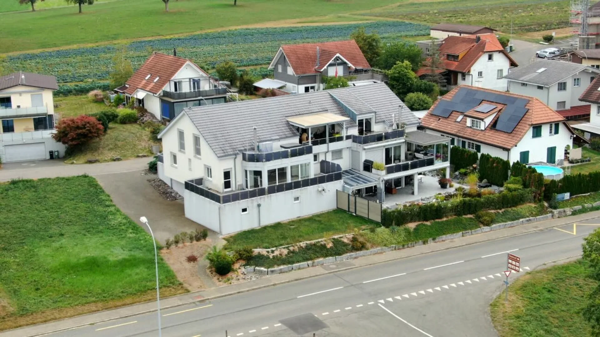 Traumhafte 4.5 Zi.-Whg. in Tennwil mit Seesicht