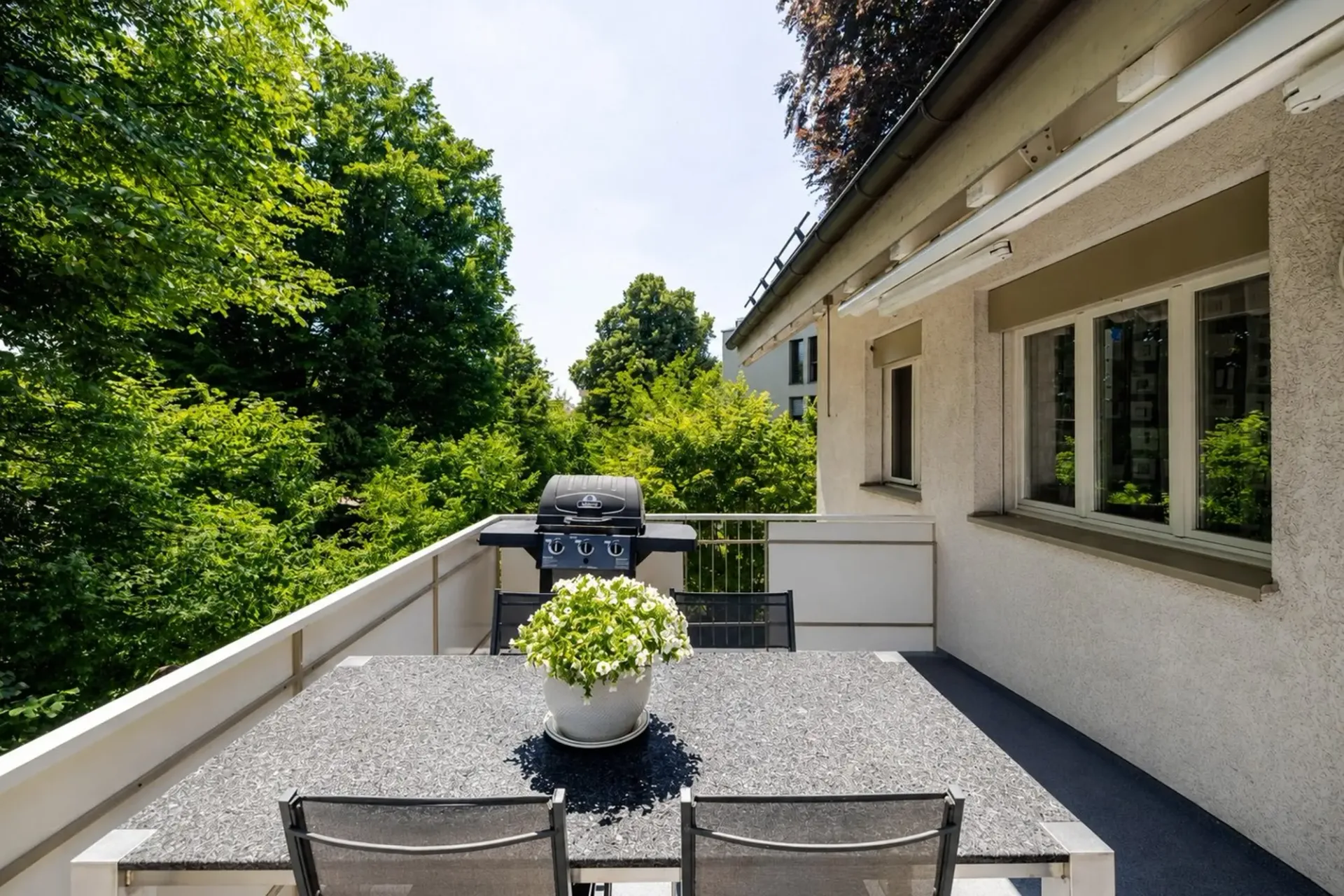 4.5-Zimmer-Wohnung mit Balkon und Garten