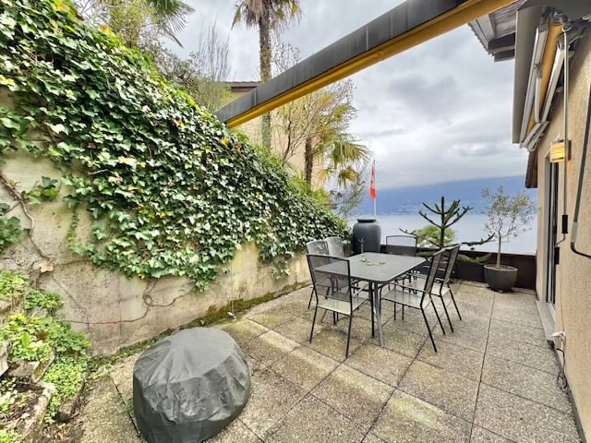 Verkauf in Gerra Gambarogno - 3.5-Zimmer-Wohnung mit Seeblick