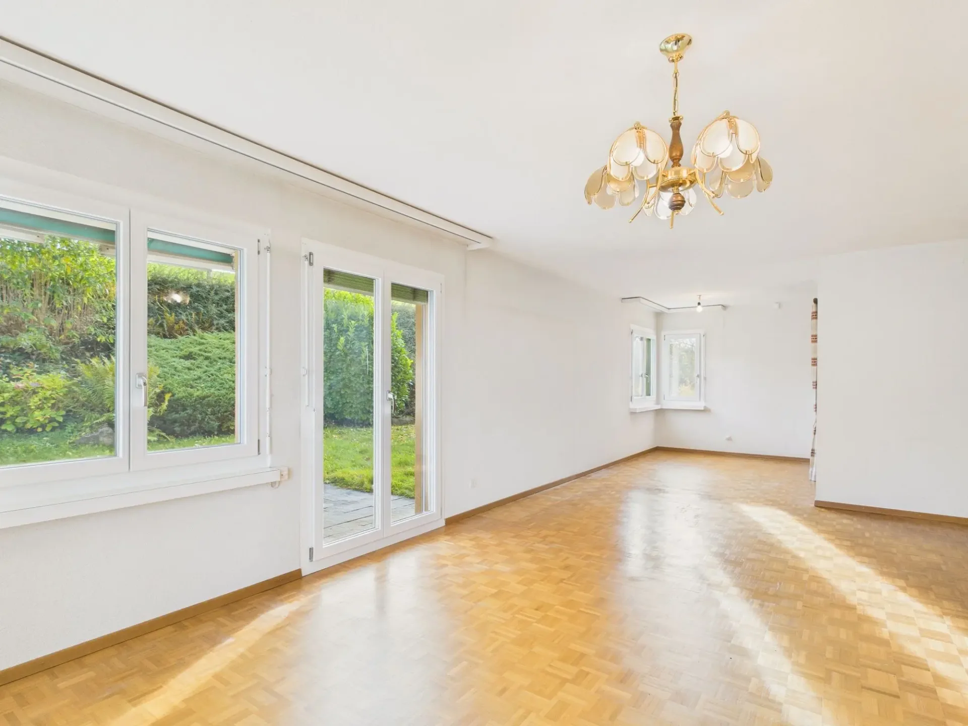 Sunny garden seating area, cozy fireplace and freshly renovated kitchen and bathroom