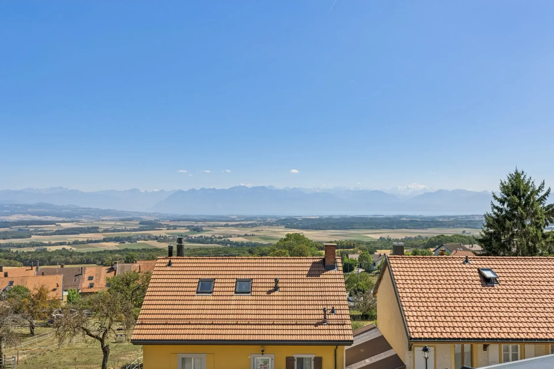 Élégant appartement avec mezzanine et panorama exceptionnel sur le lac