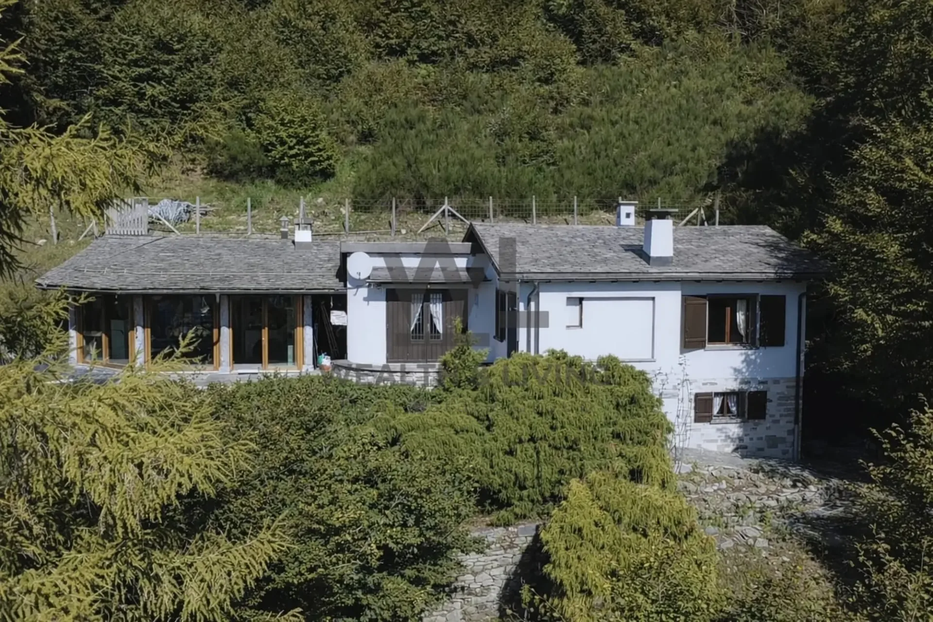 Chalet mit grosszügigem Umschwung in Cardada