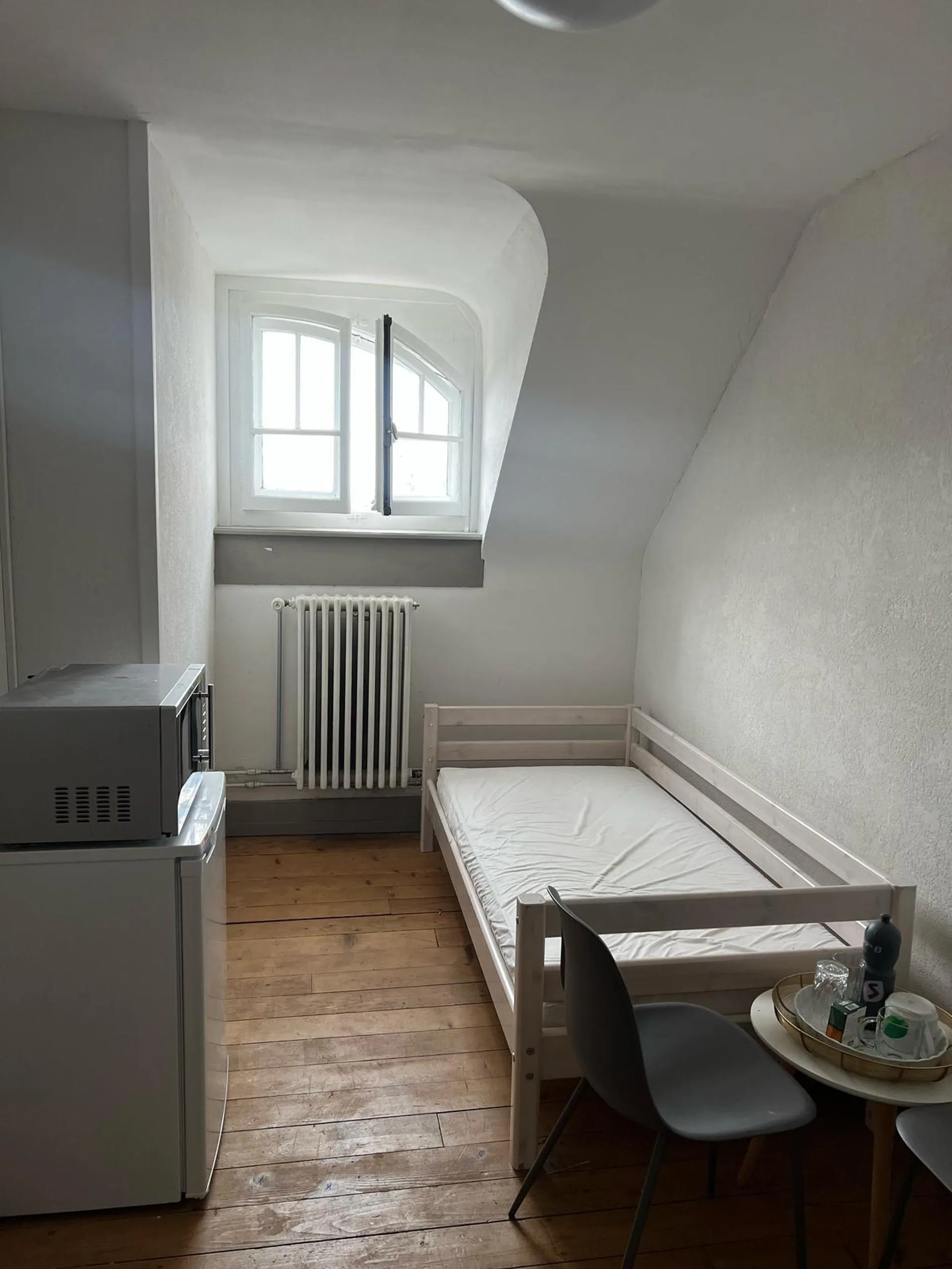 Neuchâtel - Studentenzimmer nahe See und Maladière