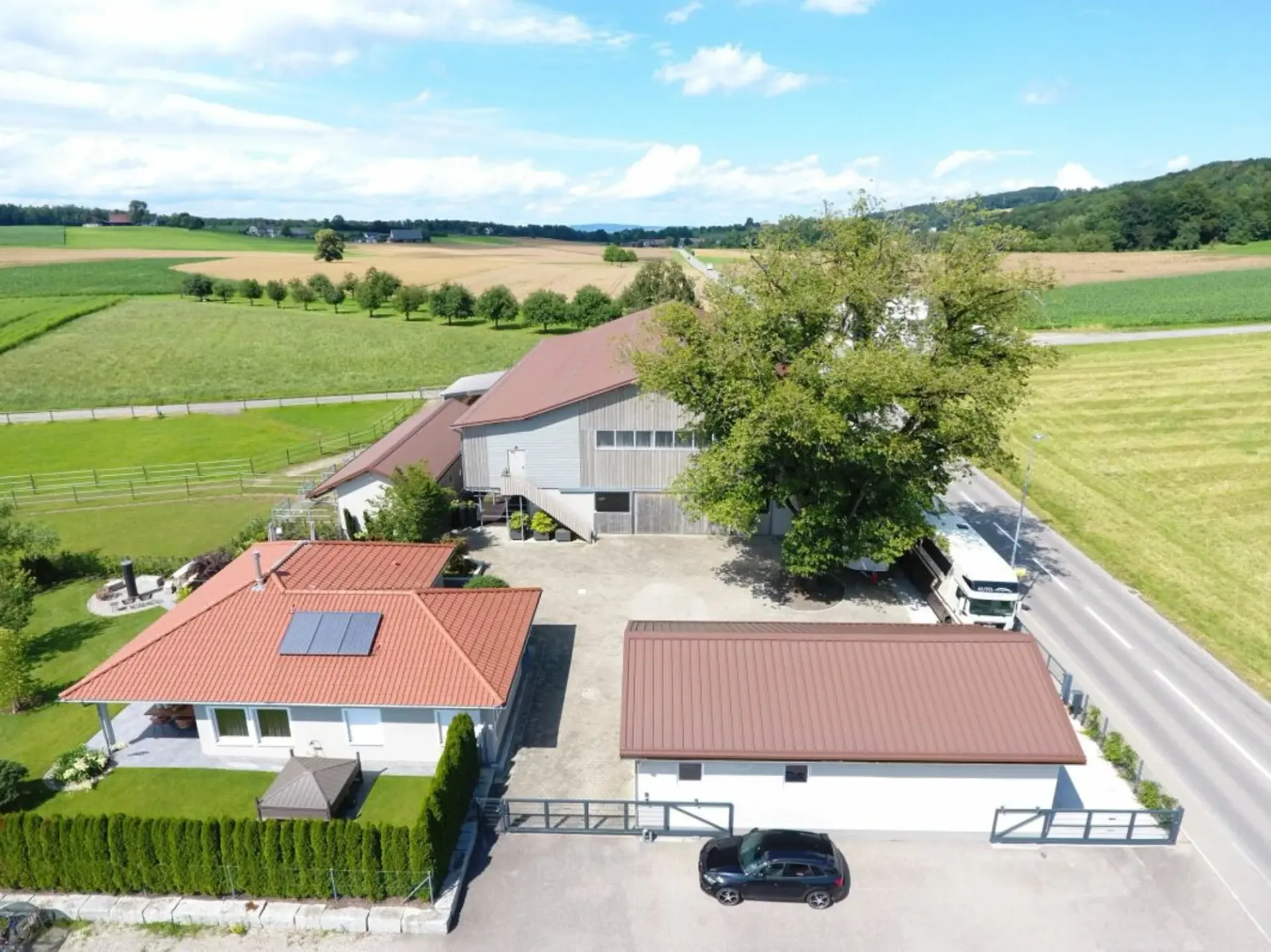 Top Angebot! Reitsportimmobilie mit Haus und Reithalle