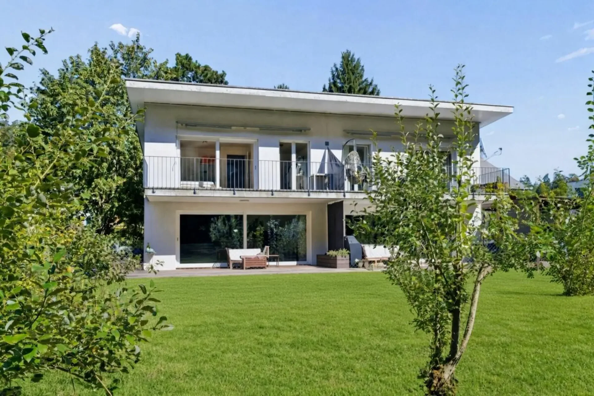 Sunny 5.5-room semi-detached house directly at the Wildnispark Langenberg