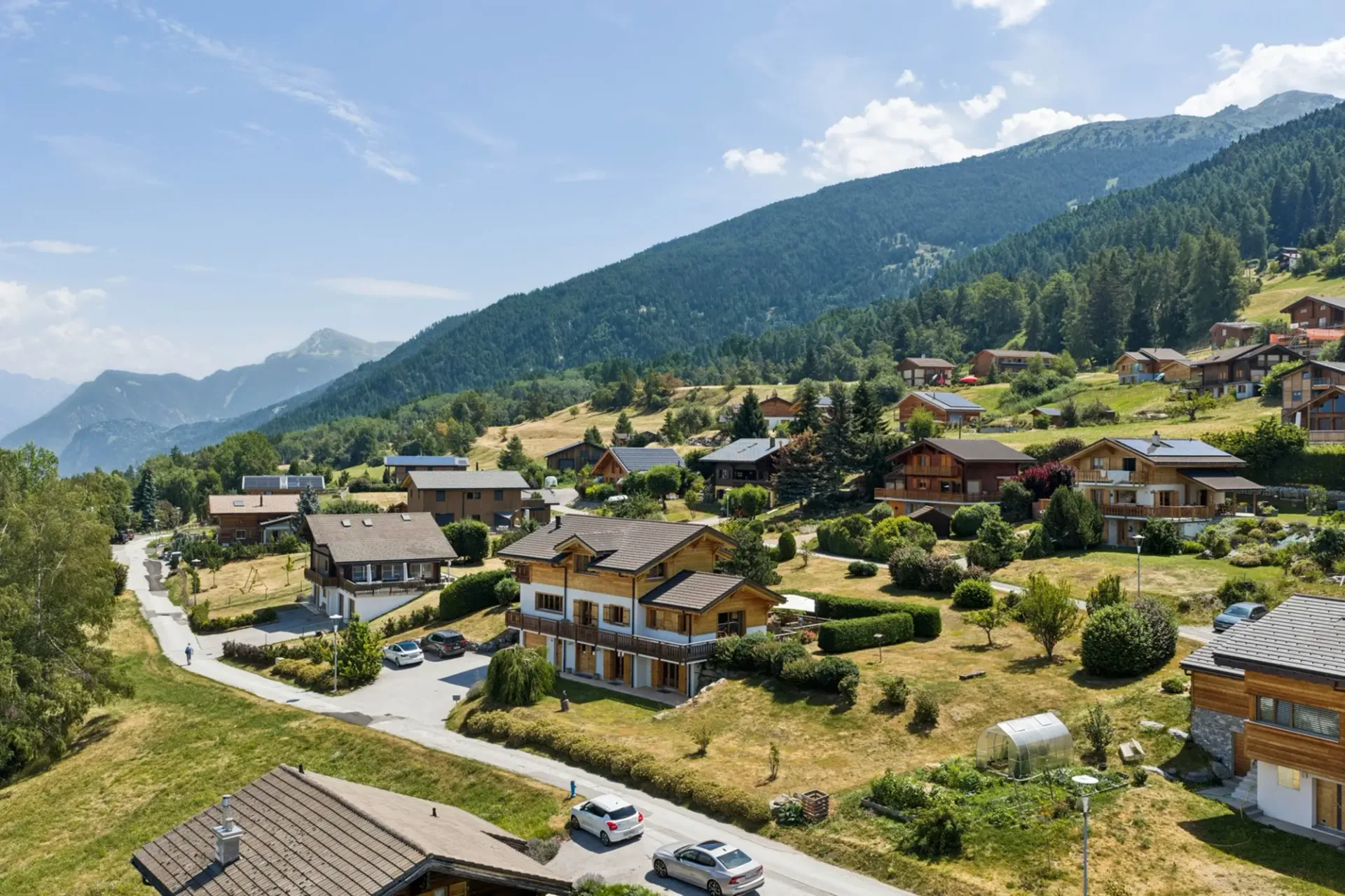 Einzelchalet sehr geräumig.