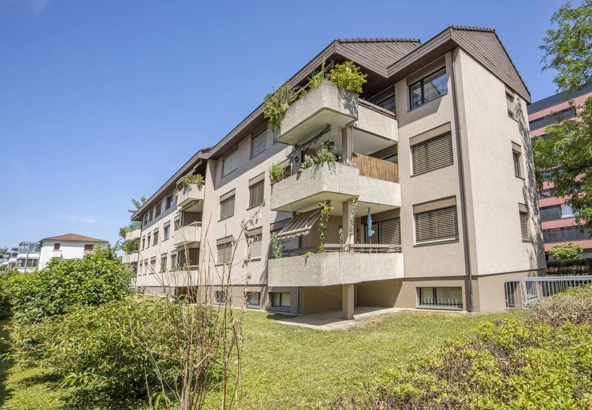 Renovierte, helle Wohnung mit eigenem Waschturm