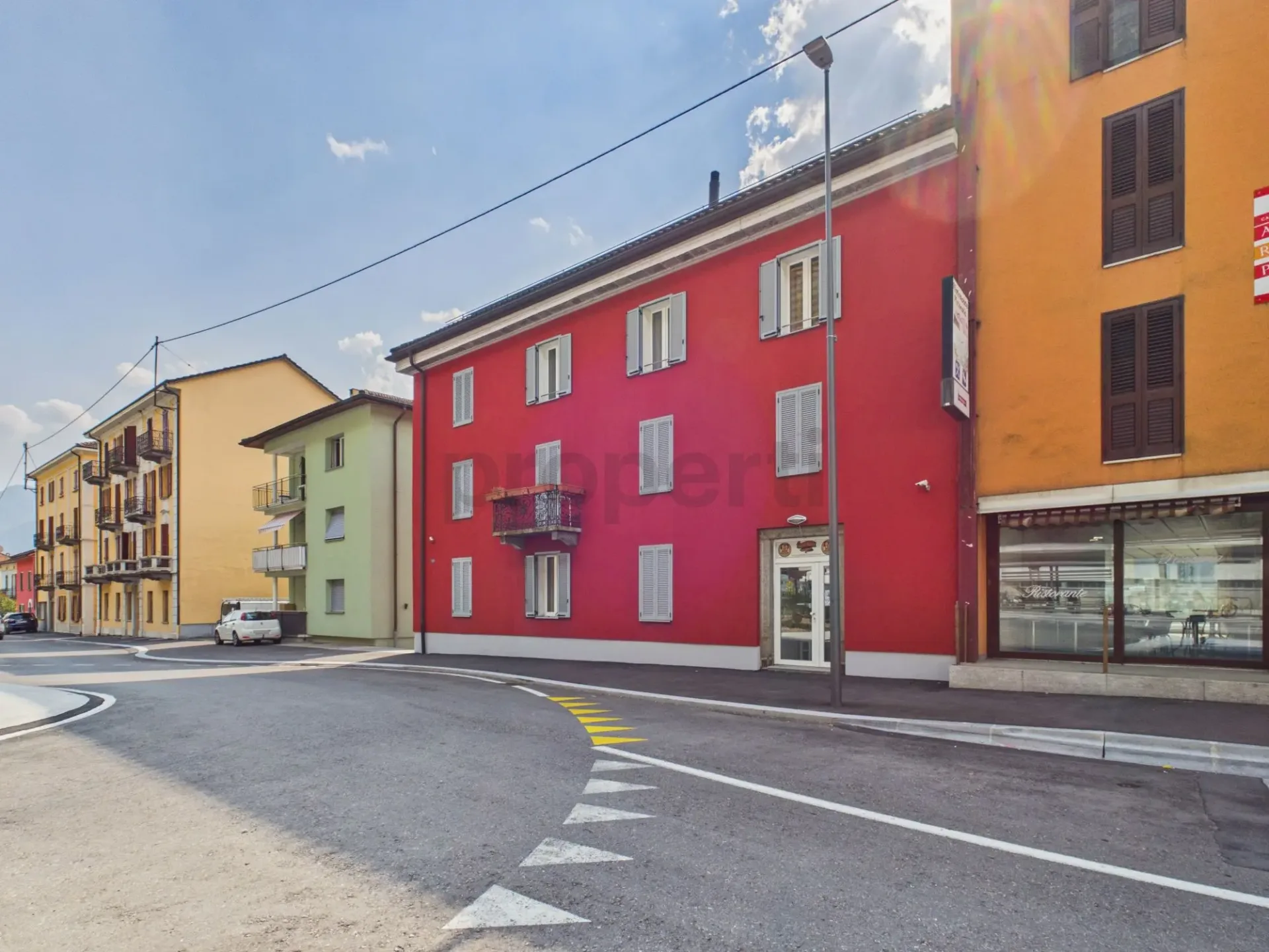 Exklusive Investitionsmöglichkeit - Mietshaus gegenüber dem Bahnhof von Biasca