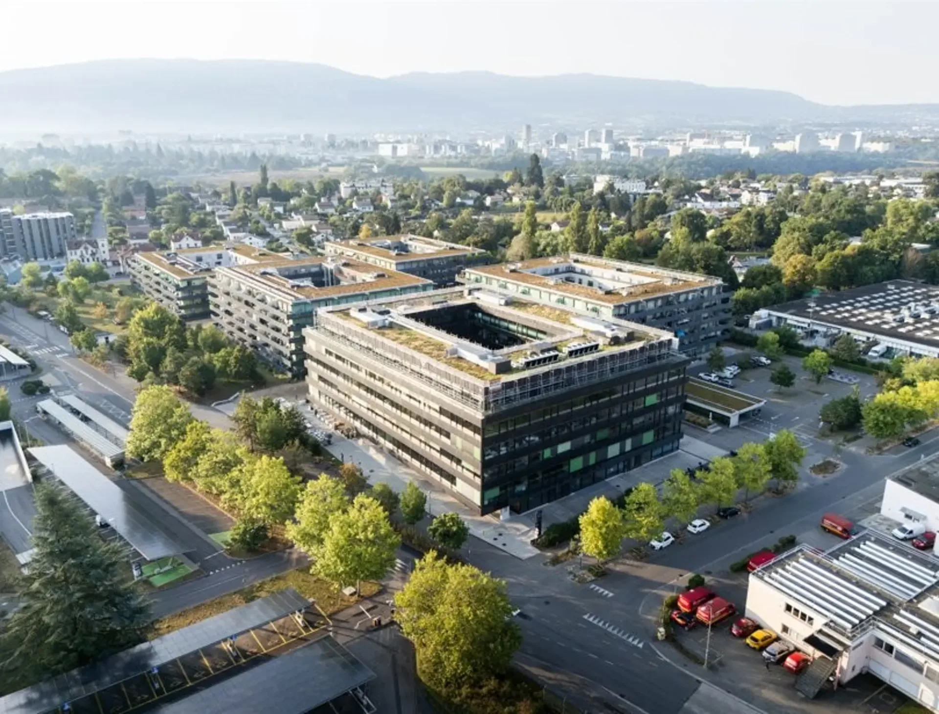 Parkplatz innen und sicher ideal
