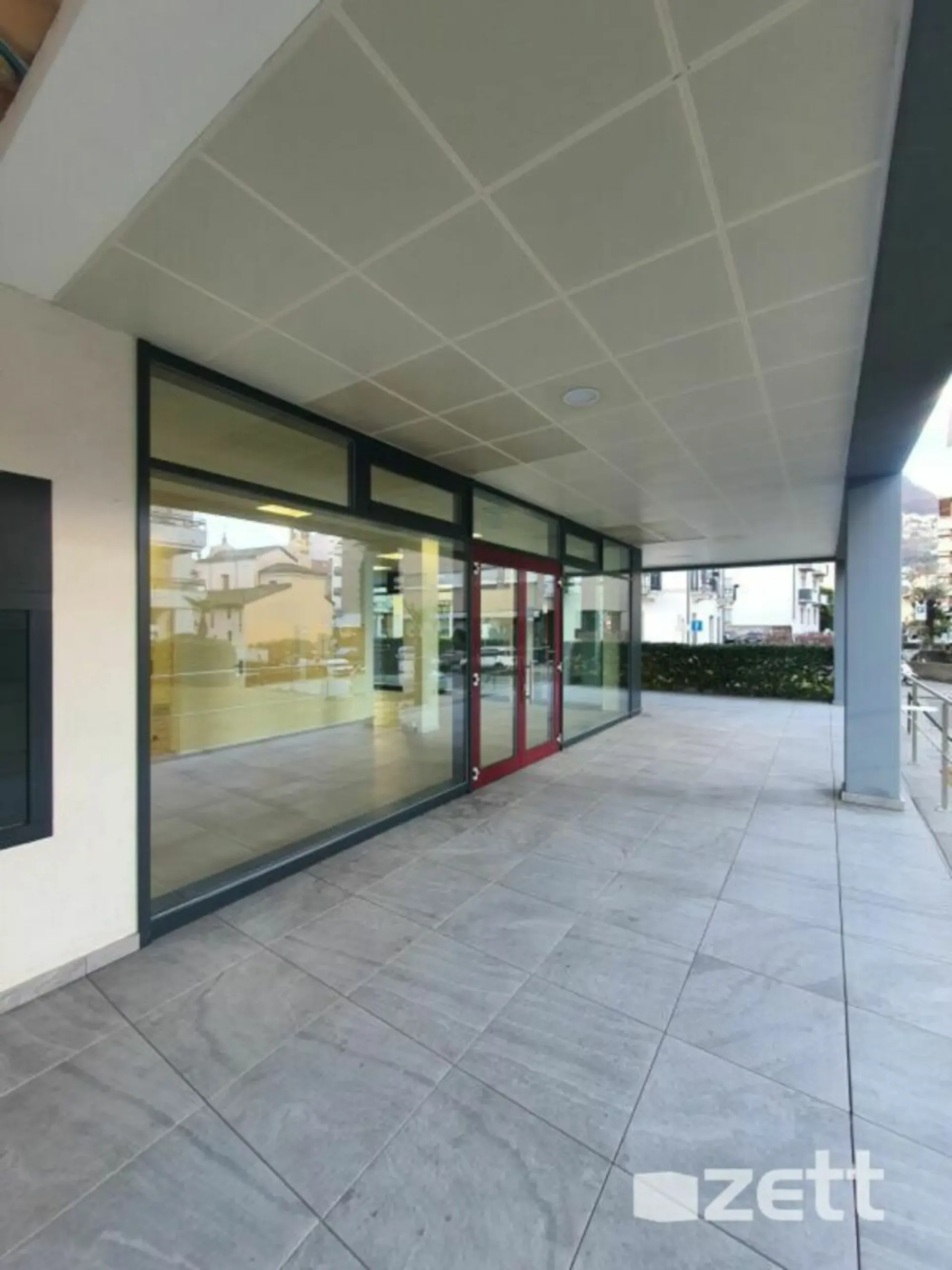 Spazio commerciale al PT (superficie ca. mq 80) - Lugano zona USI - Residenza Agorà