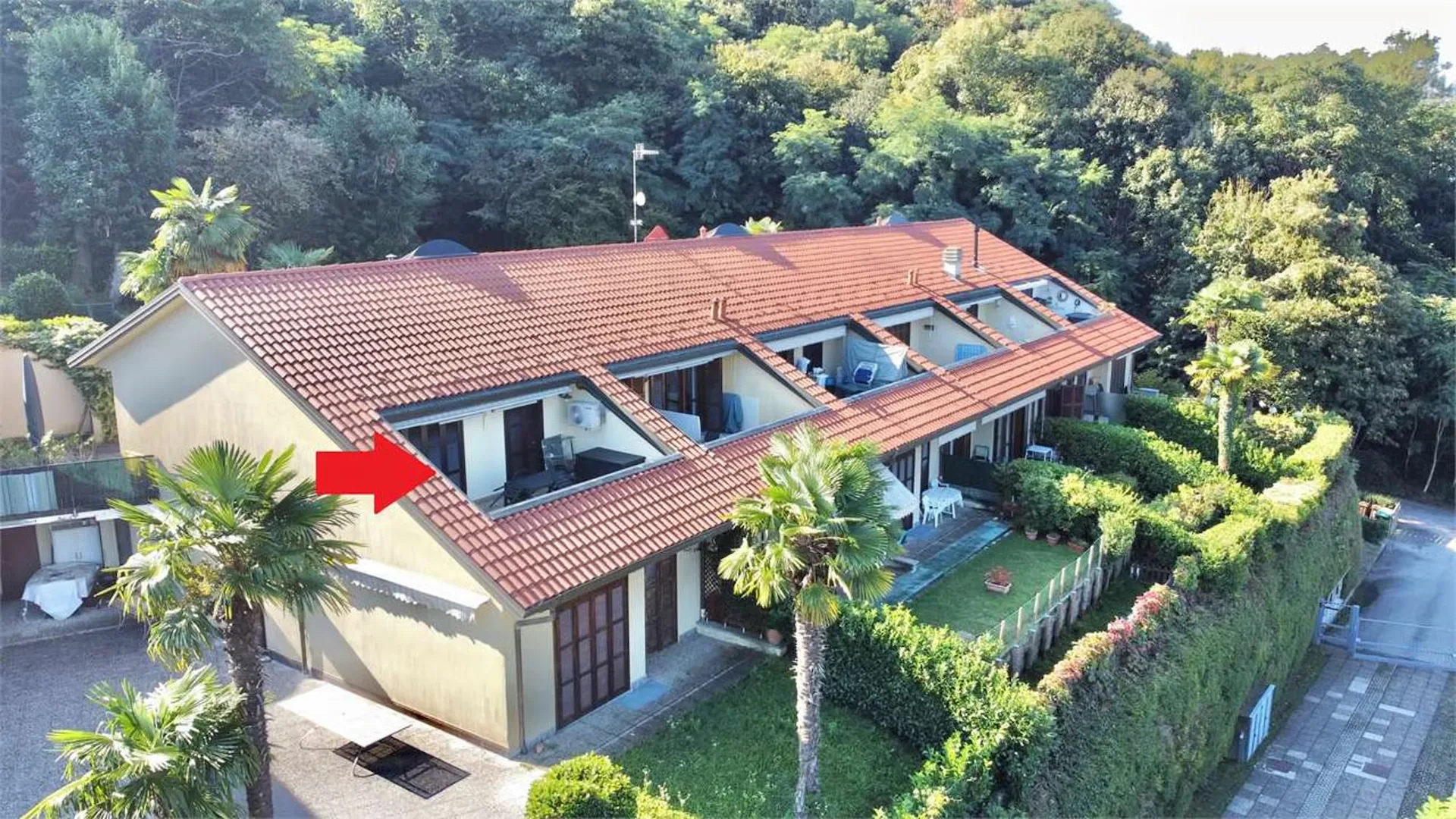 Bellissimo appartamento con piscina e stupenda vista lago