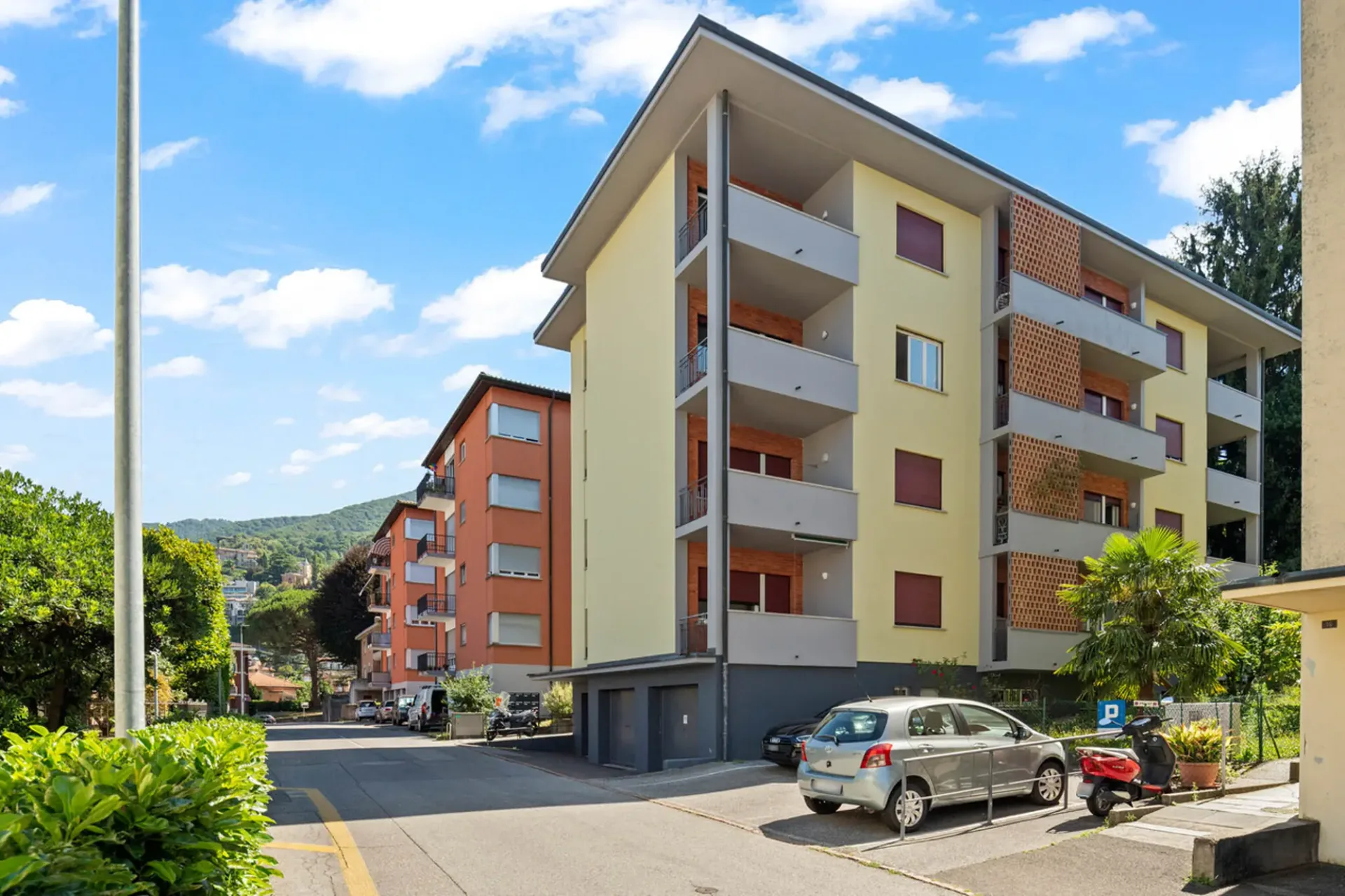 Mehrfamilienhaus mit 12 Wohnungen