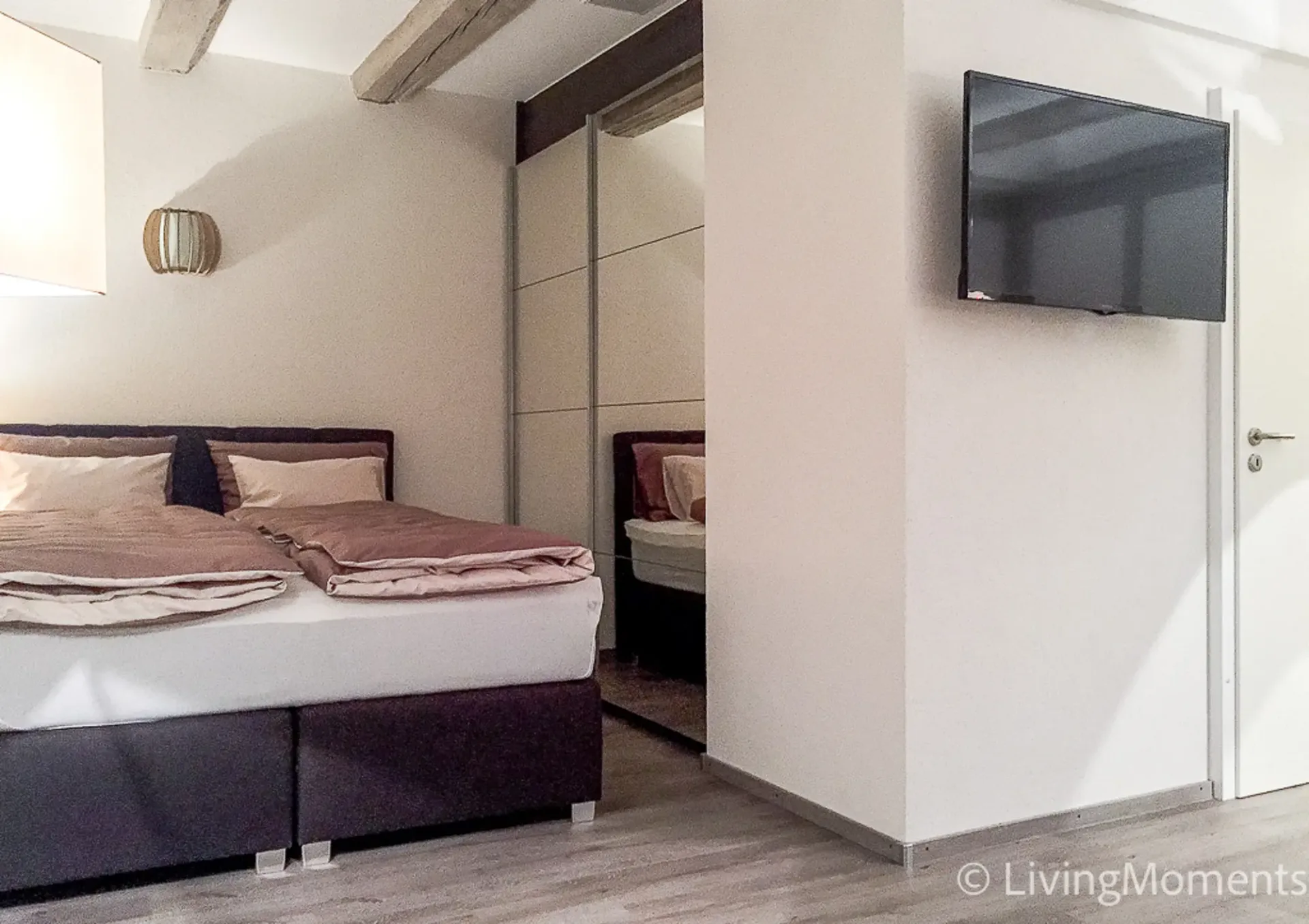 Stylishly furnished 1.5-room apartment with outdoor seating