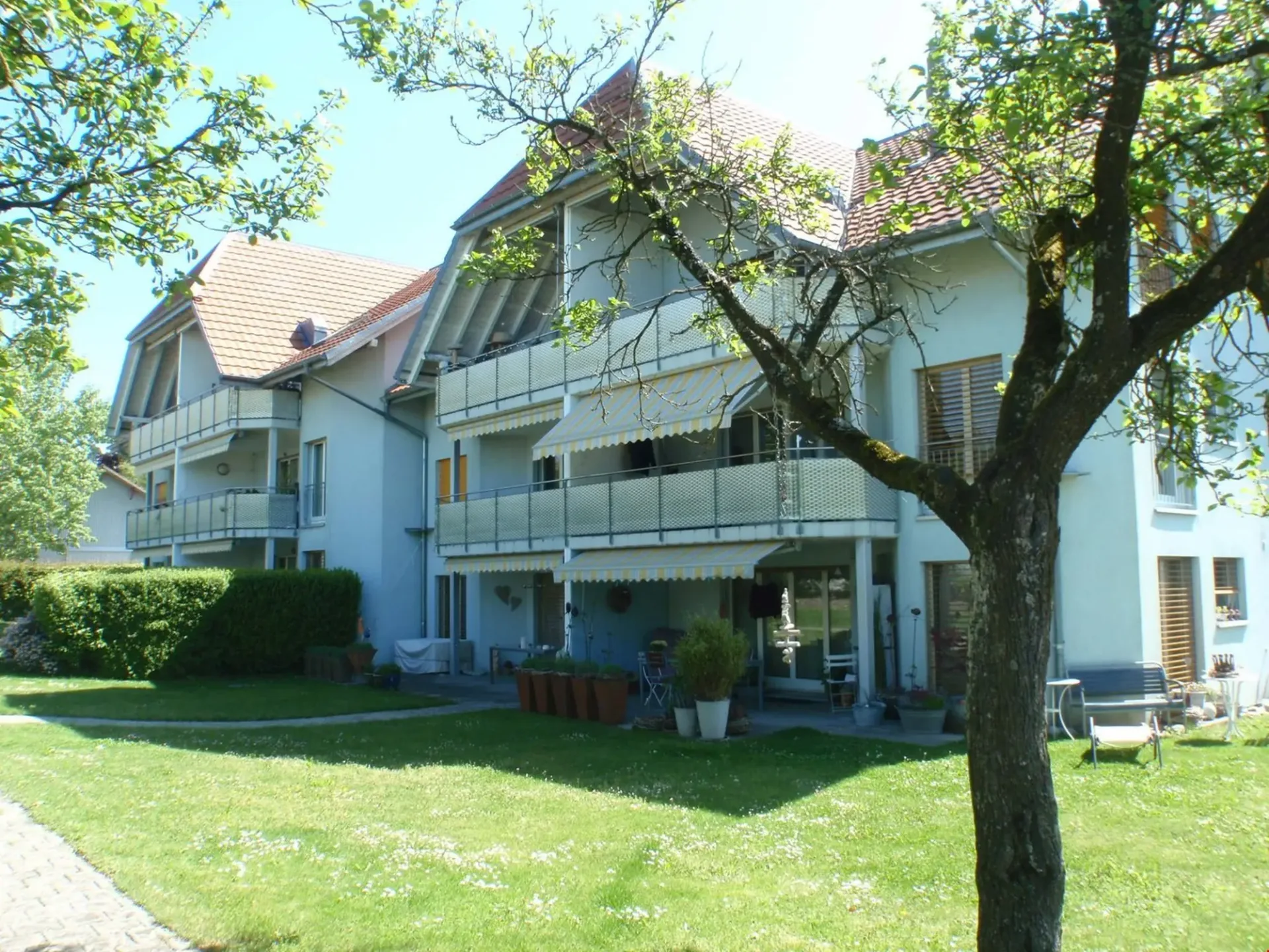 Charmante 3.5-Zimmer-Wohnung in Ins mit Balkon