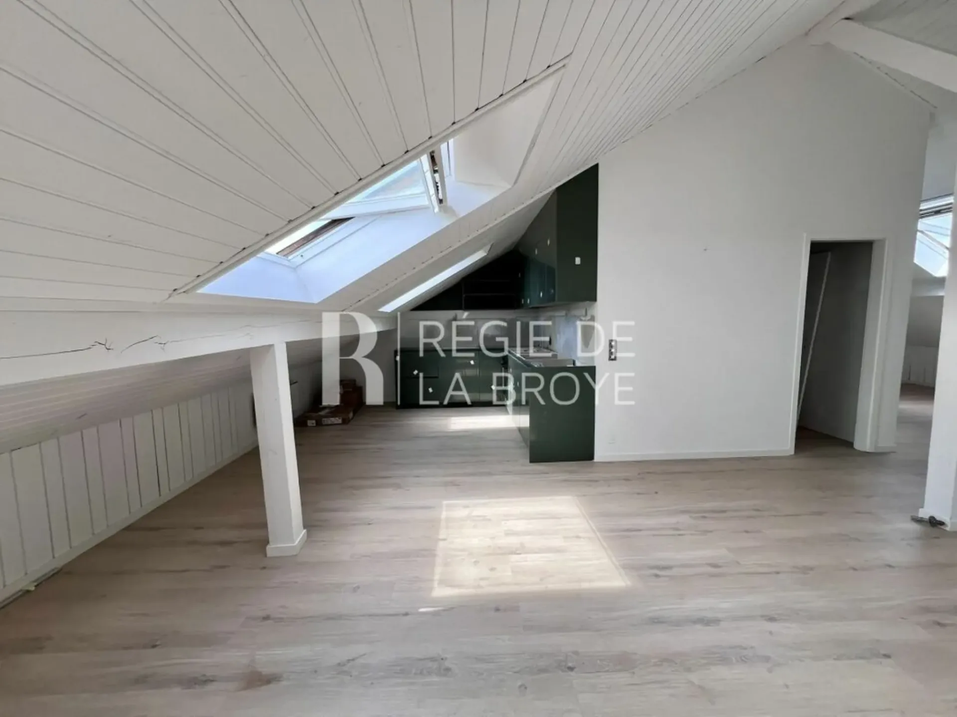 Wohnung mit 2.5 Zimmern in Murist renoviert