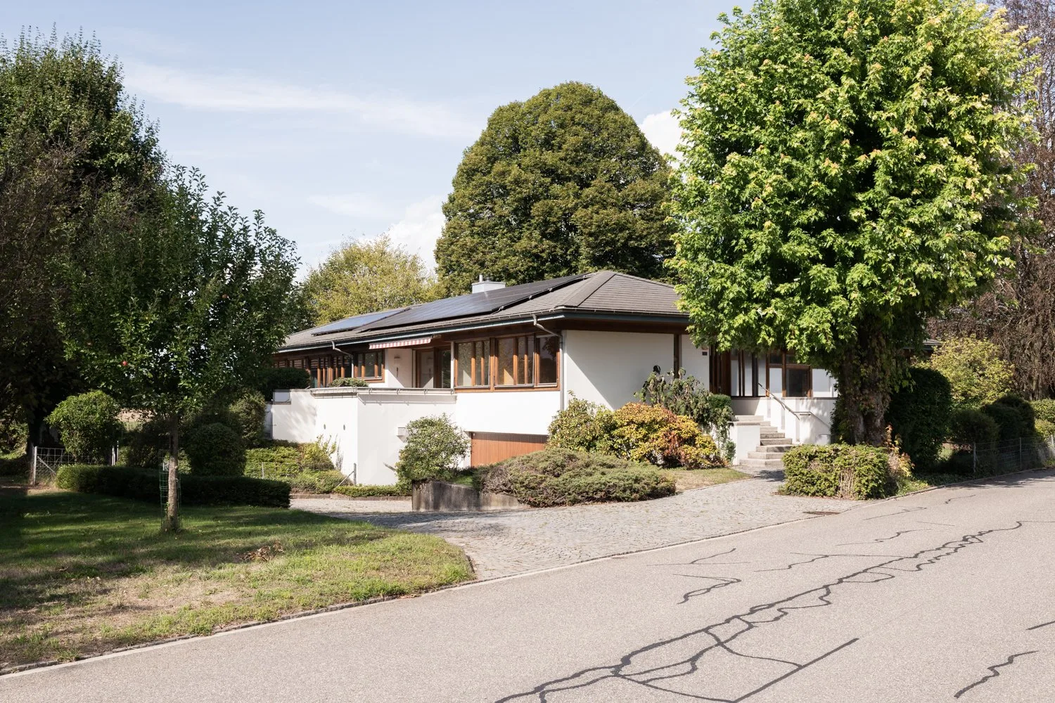 Stattliches & familienfreundliches Anwesen im «mid-century modern»-Stil