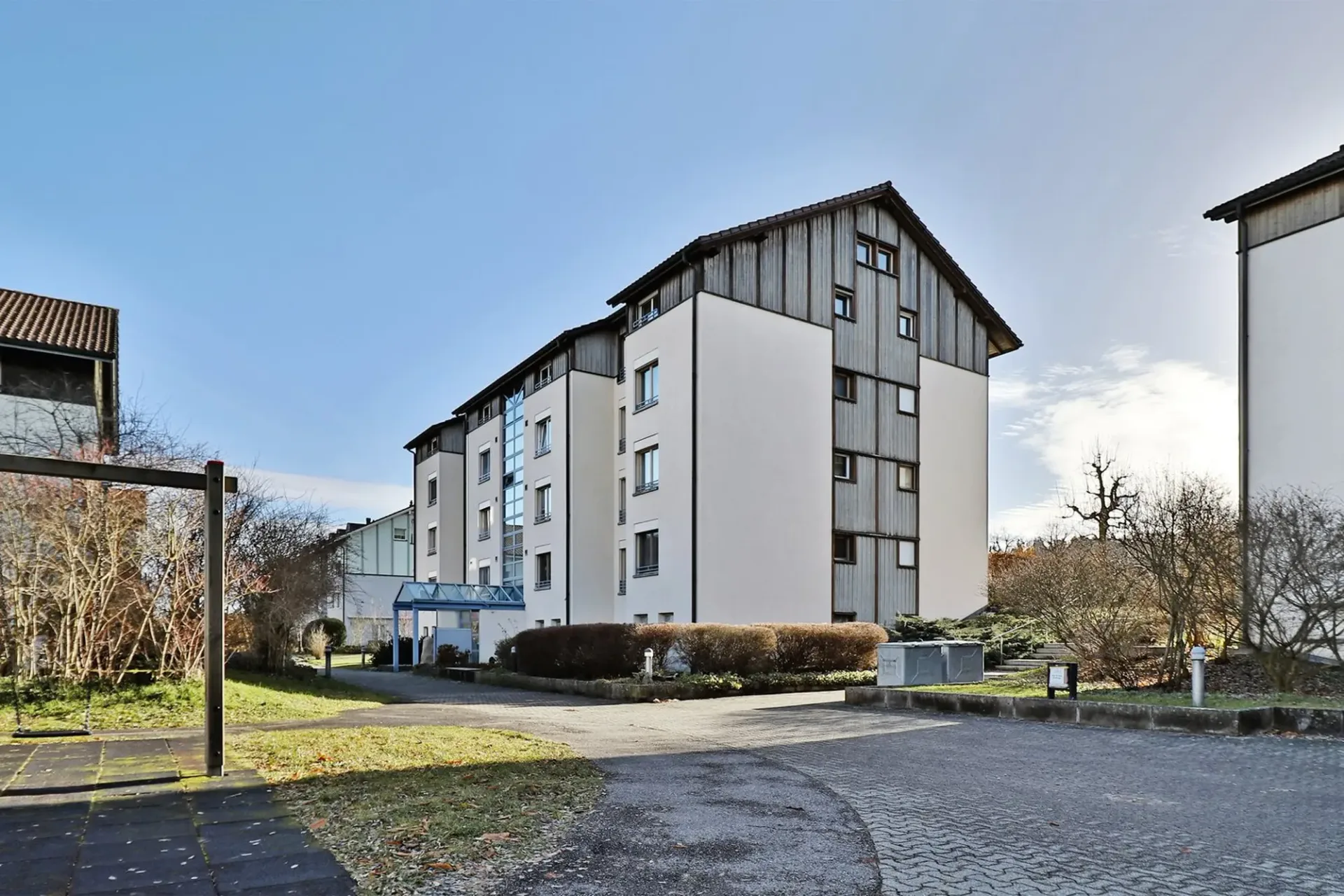 3.5-Room Apartment with Balcony in Laupen