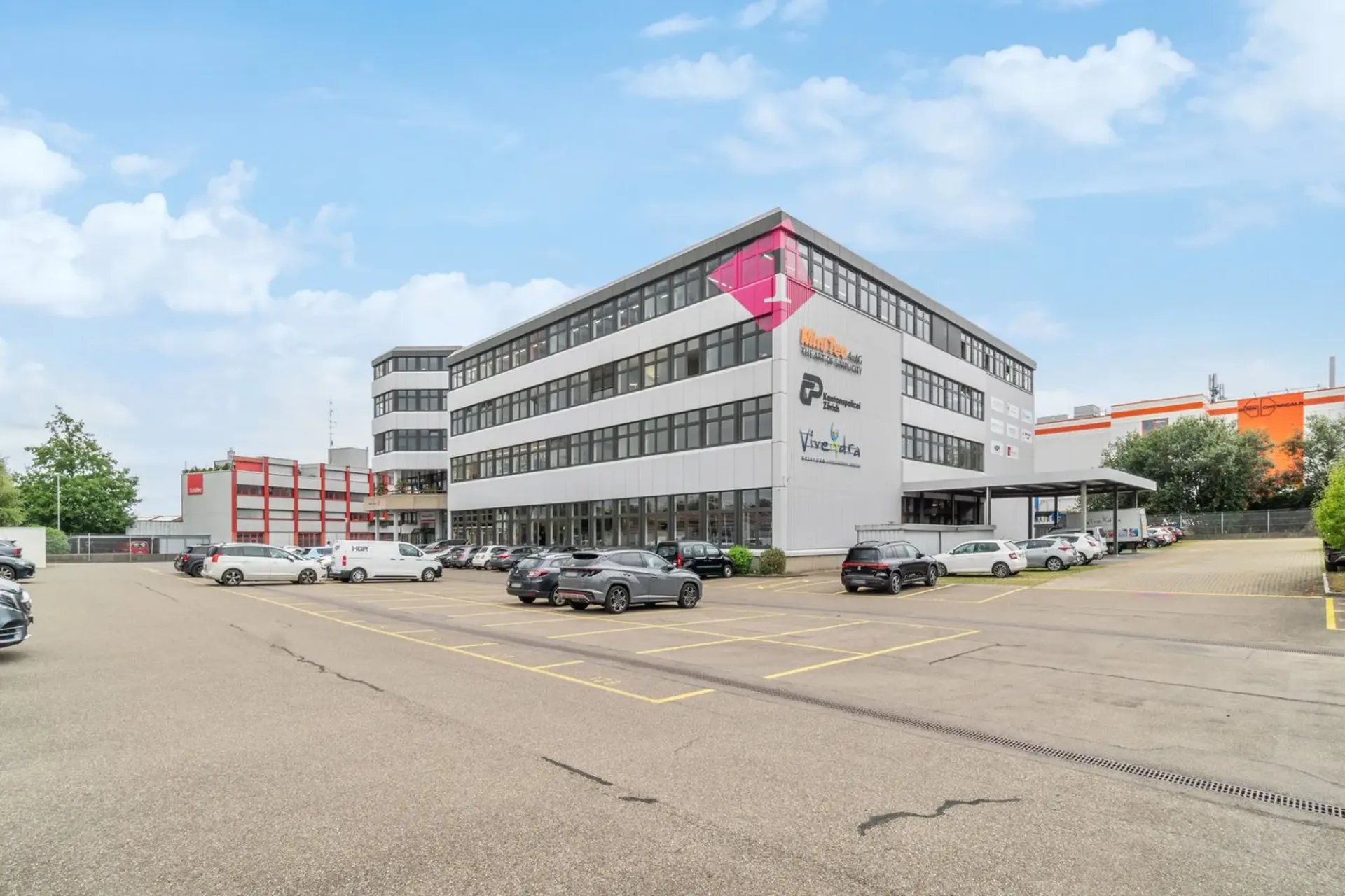Helle Bürofläche am Honeywell-Platz 1 in Dielsdorf  70 m² an zentraler Lage