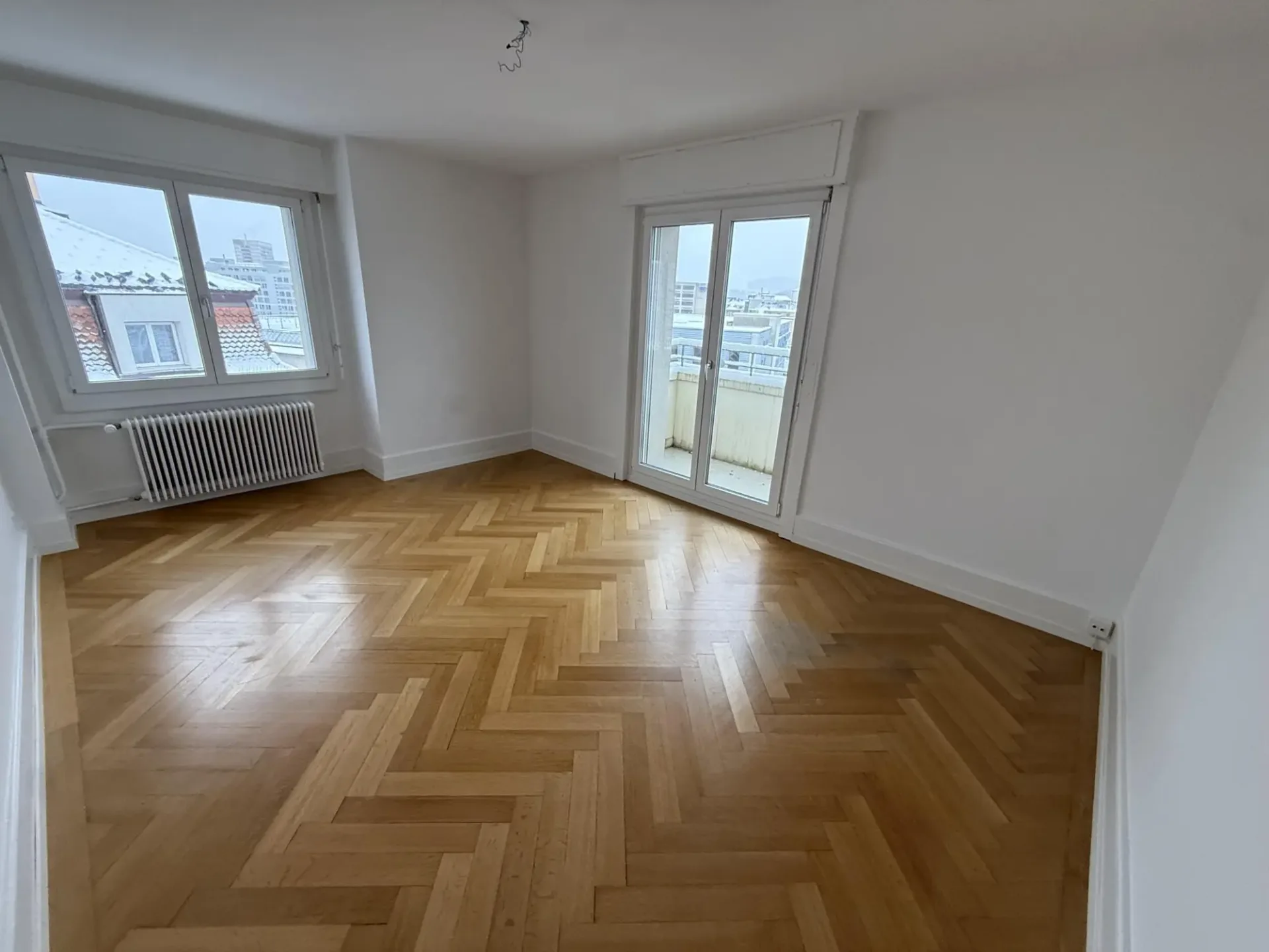 Schönes 2.5-Zimmer-Apartment mit Balkon, 5 Minuten von der Bahnstation