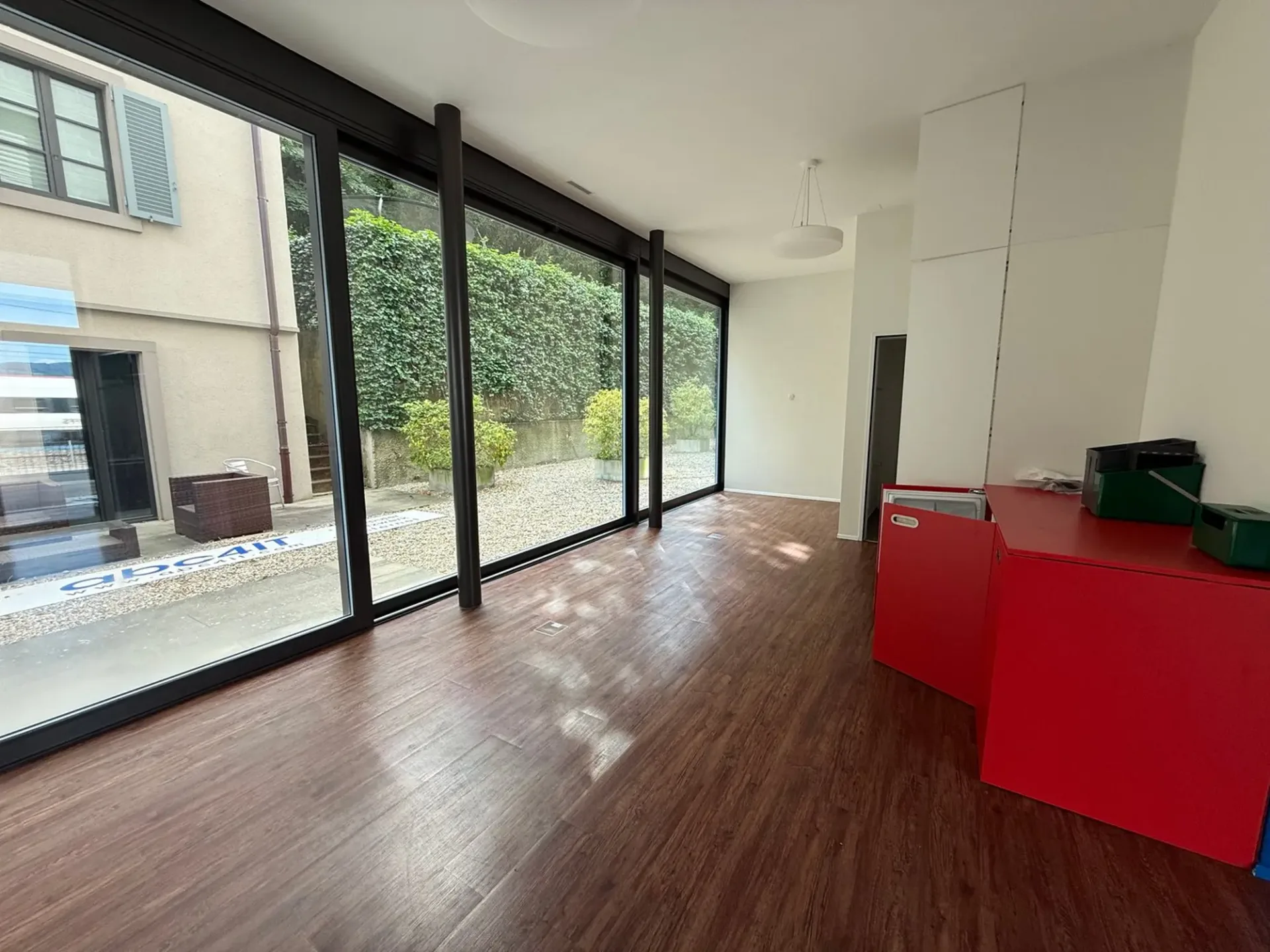 Modernes Büro oder Atelier mit Seeblick und nah zum Bahnhof