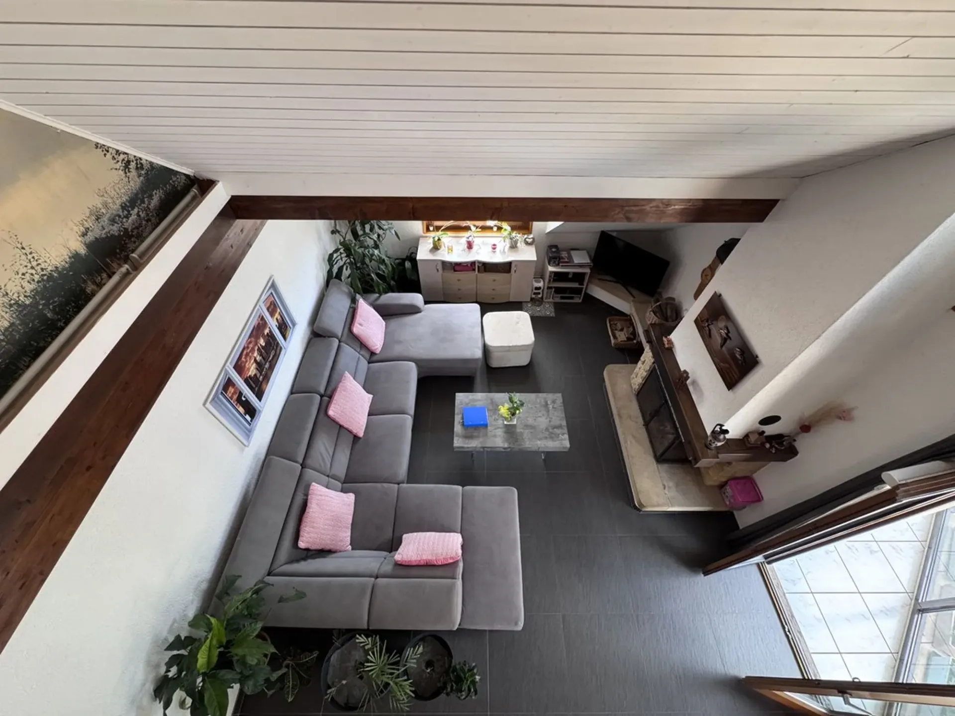 Yverdon - Dachgeschoss-Duplex mit 5,5 Zimmern, großer Terrasse und Wintergarten