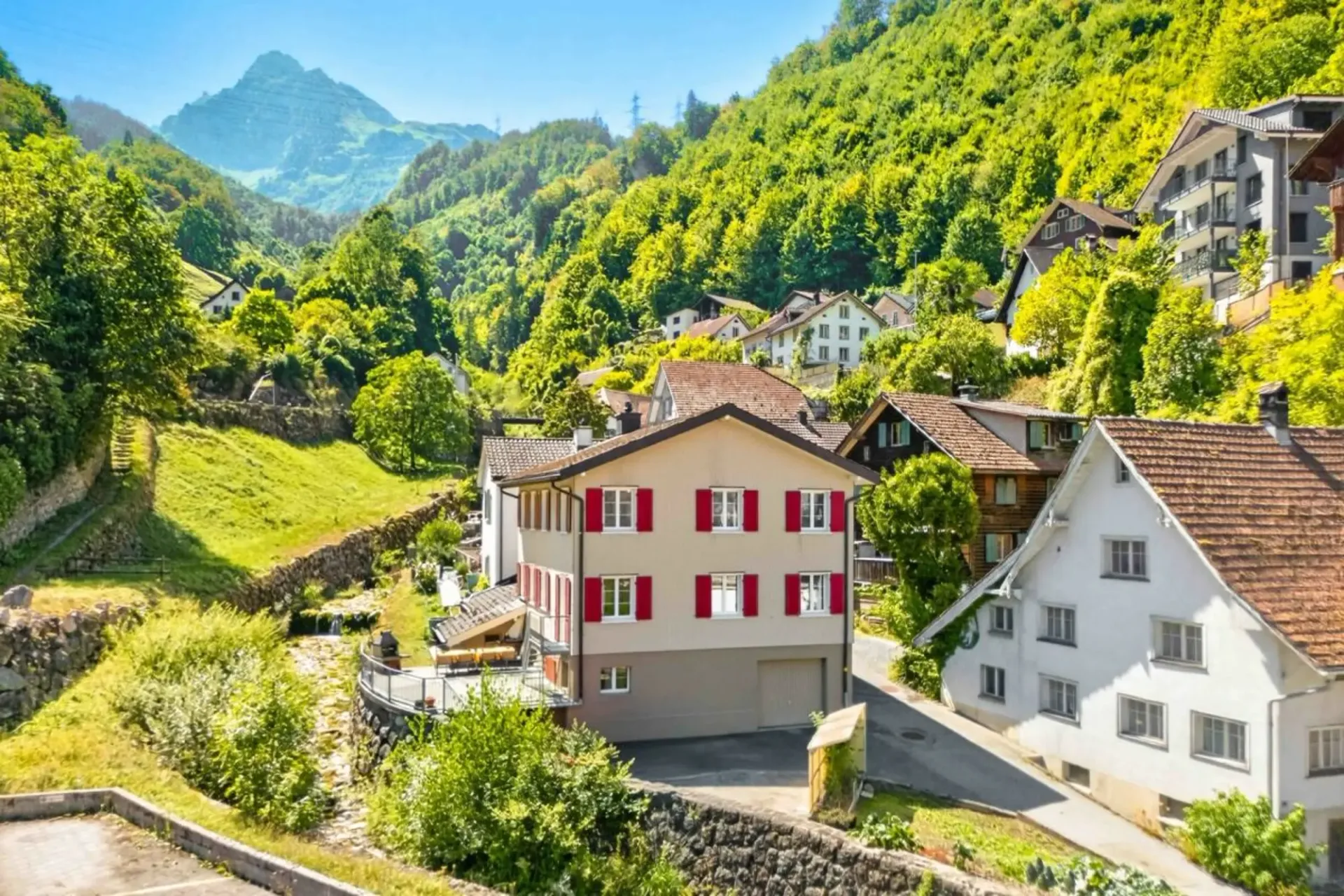 Two apartments. One home. On Lake Walensee.