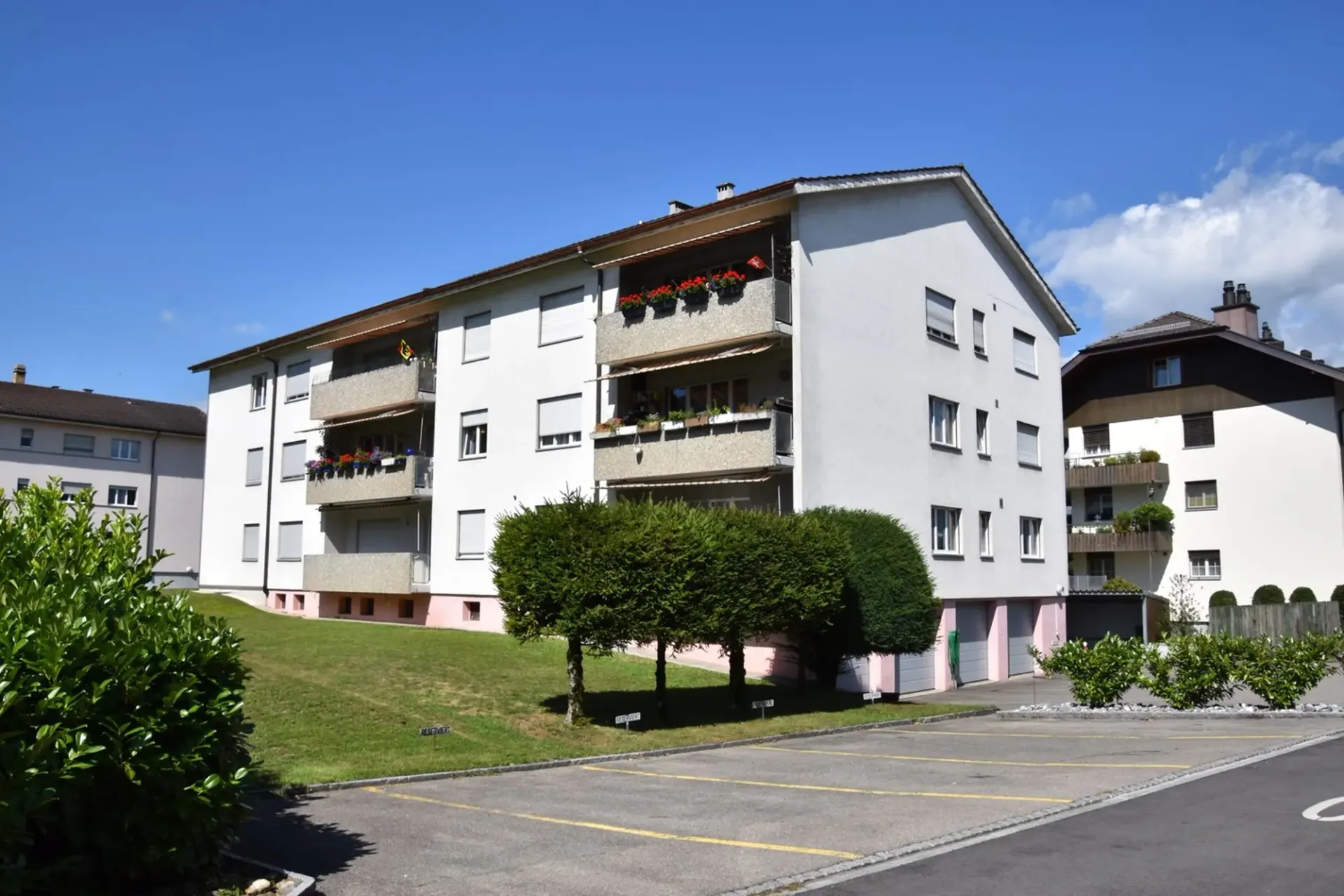 grosszügige 4.5-Zimmer-Wohnung mit sonnigem Balkon in Studen