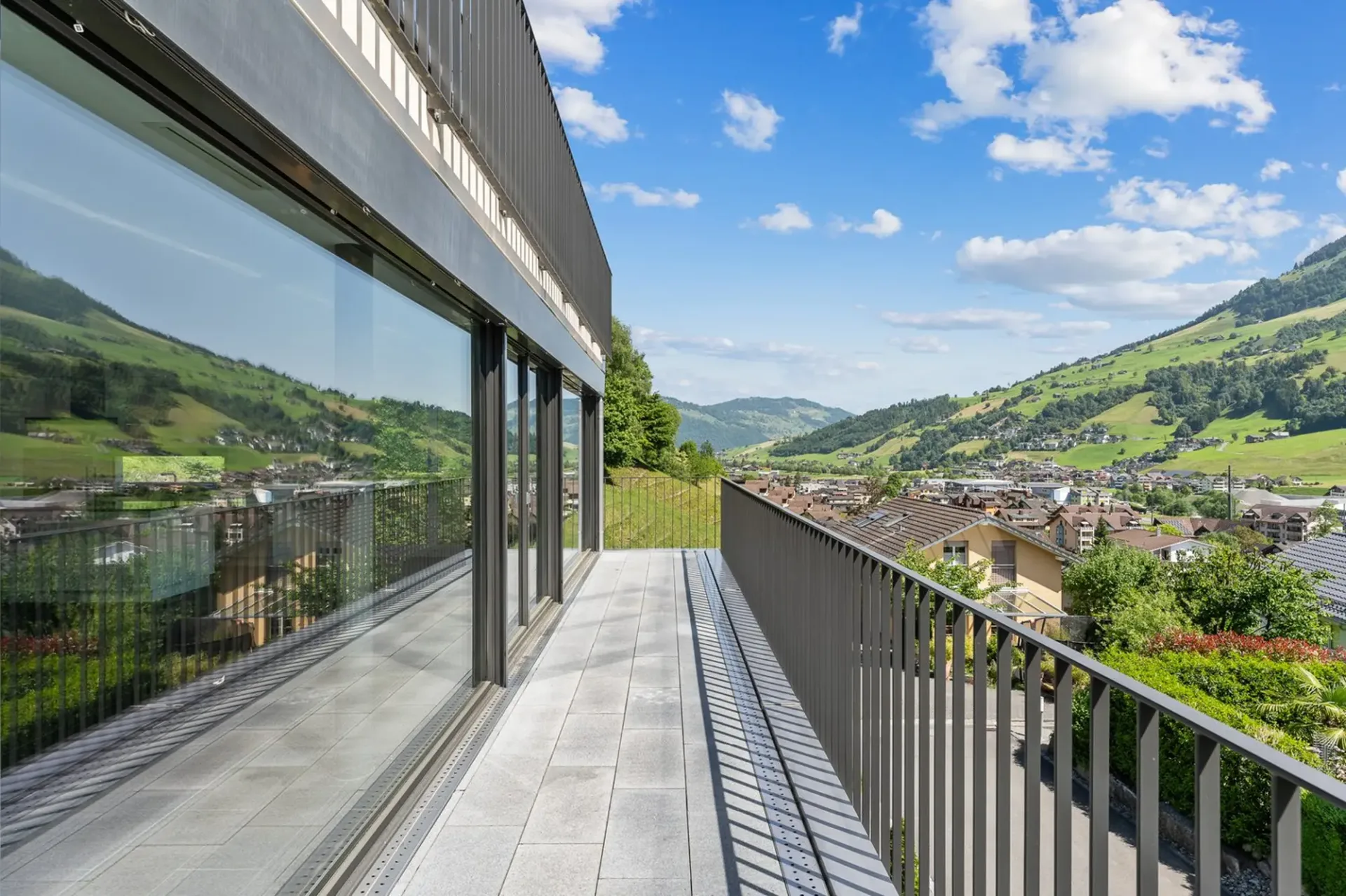 5.5-Zimmer-Gartenwohnung mit Nidwaldner Bergblick