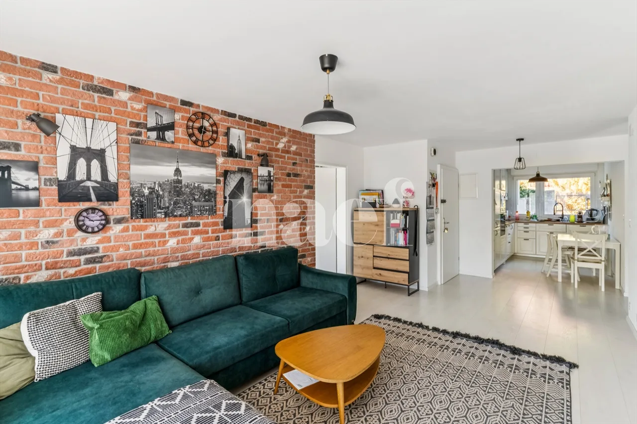 Vier-Zimmer-Wohnung im ersten Stock
