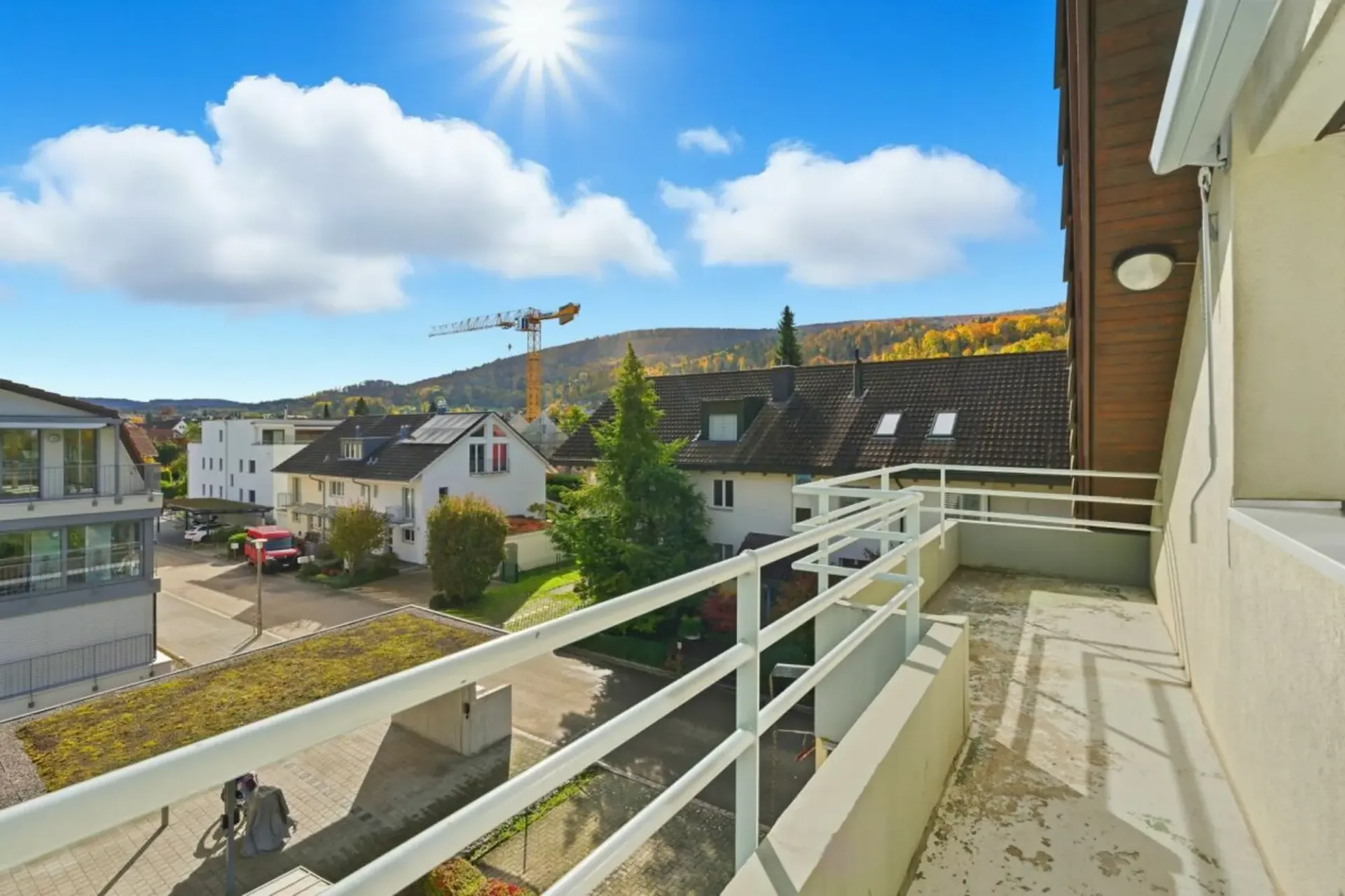 Appartement mansarde lumineux 2.5 pièces avec garage et balcon