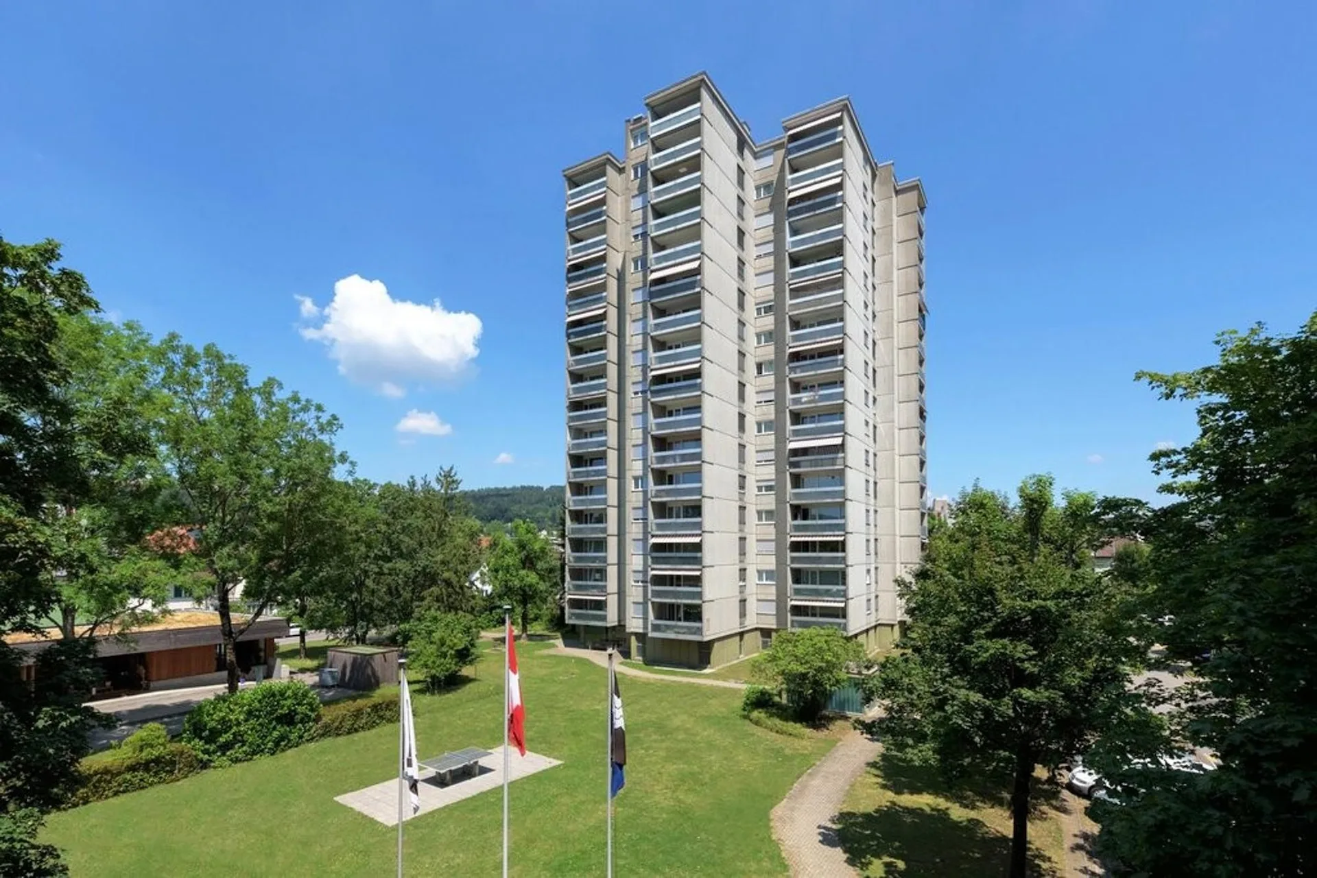 Hochhaus mit Aussicht ins Grüne