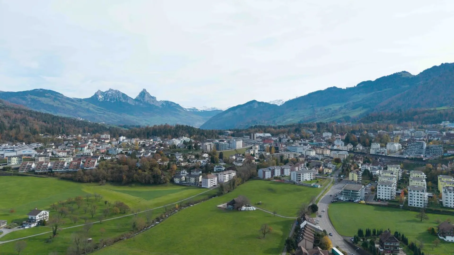 Traumhafte 3.5 Zimmer-Wohnung im ersten Stock mit Aussicht