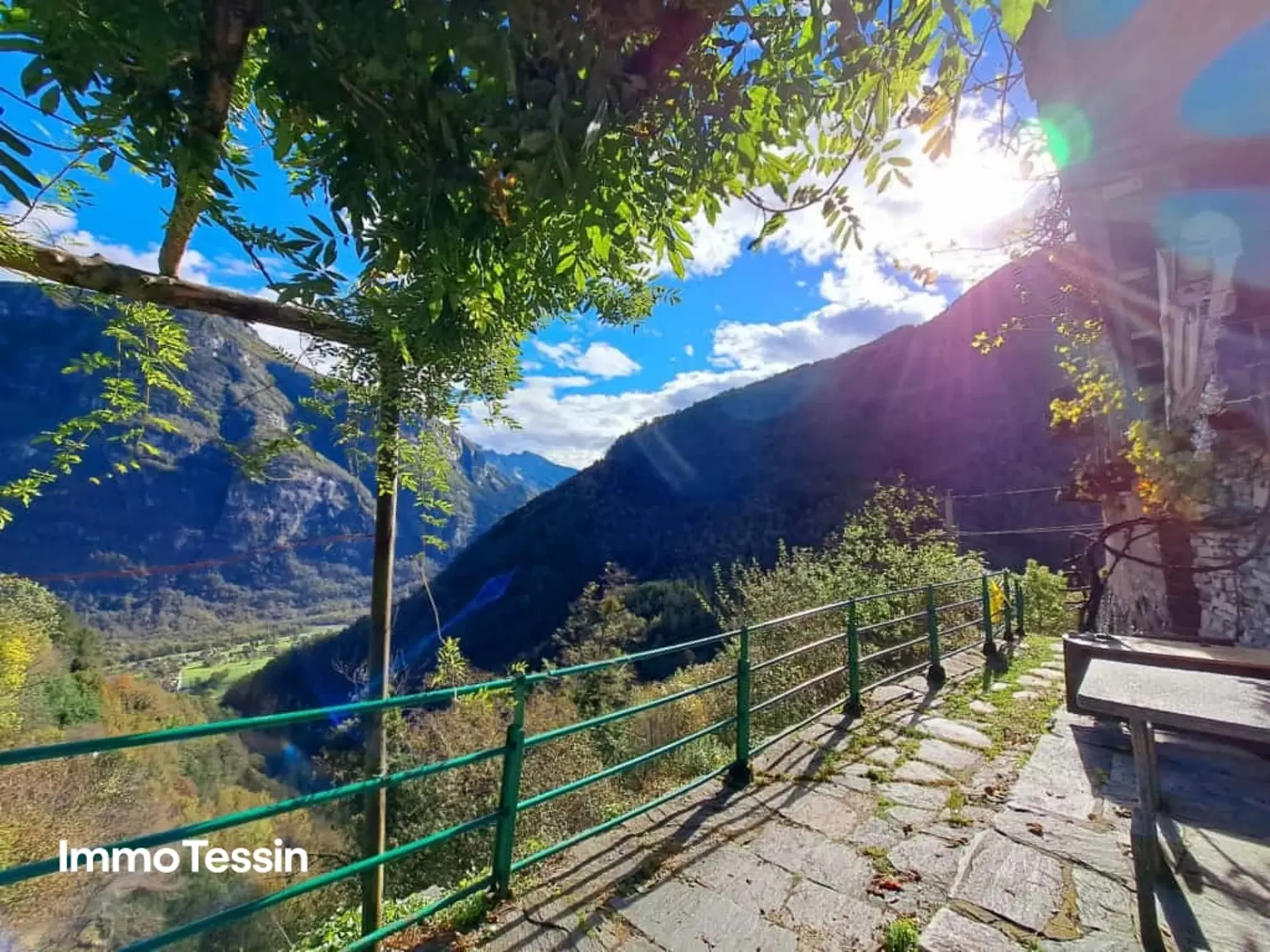 Gemütliches Rustico im Maggiatal an ruhiger Lage und mit wunderschöner Sicht in die Tessiner Bergwelt