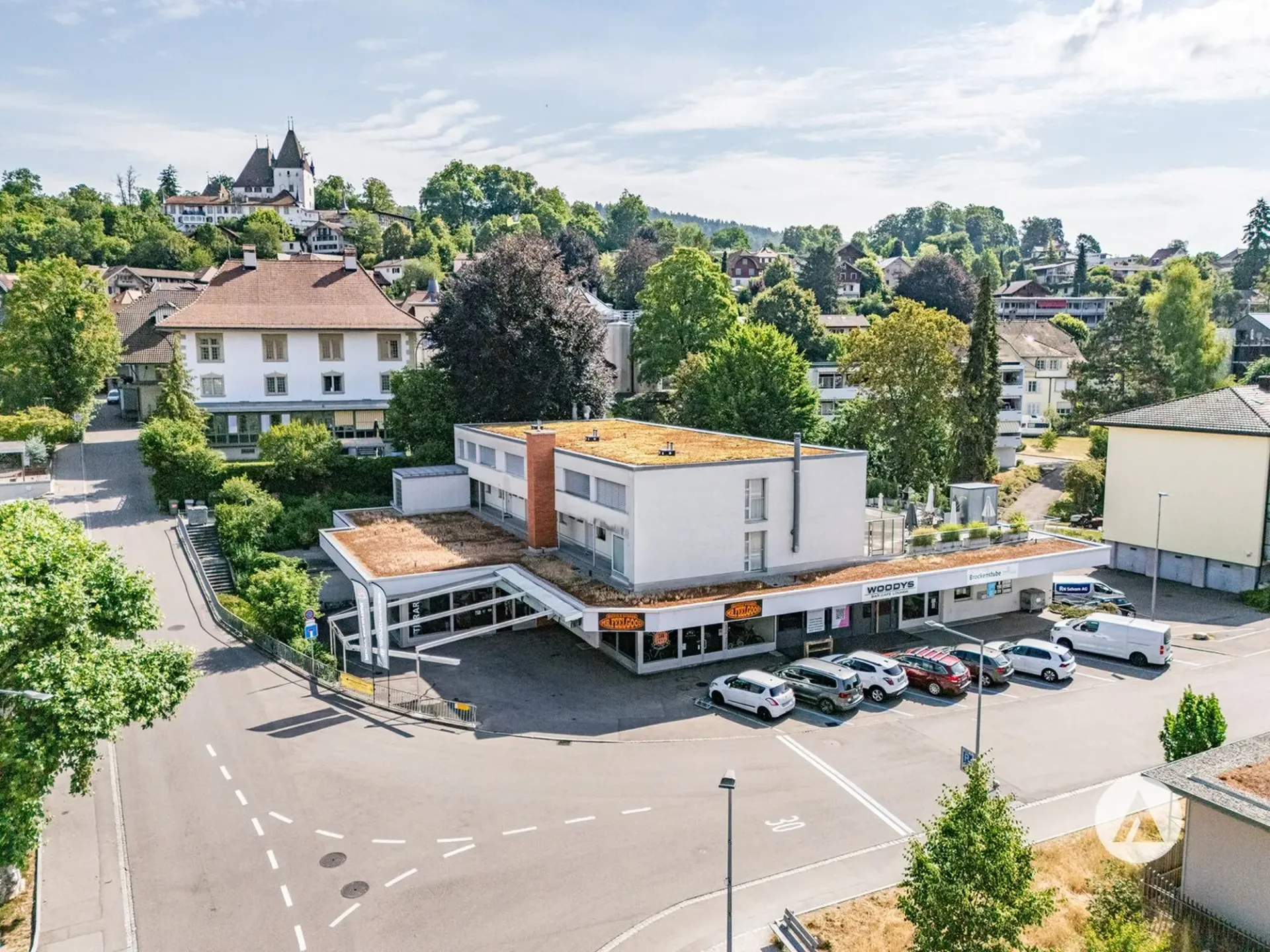 Espace commercial polyvalent au cœur de Worb