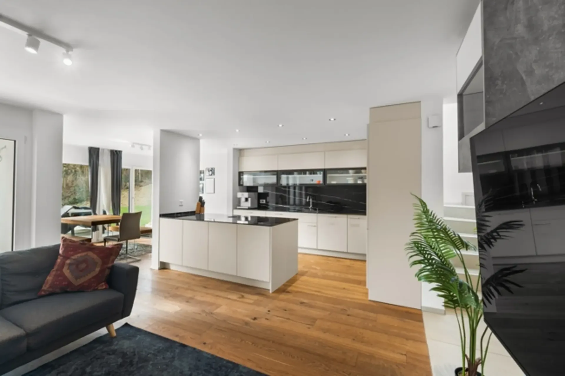 Wohnambiente mit Weitblick  Terrassenhaus mit Lift und Garten