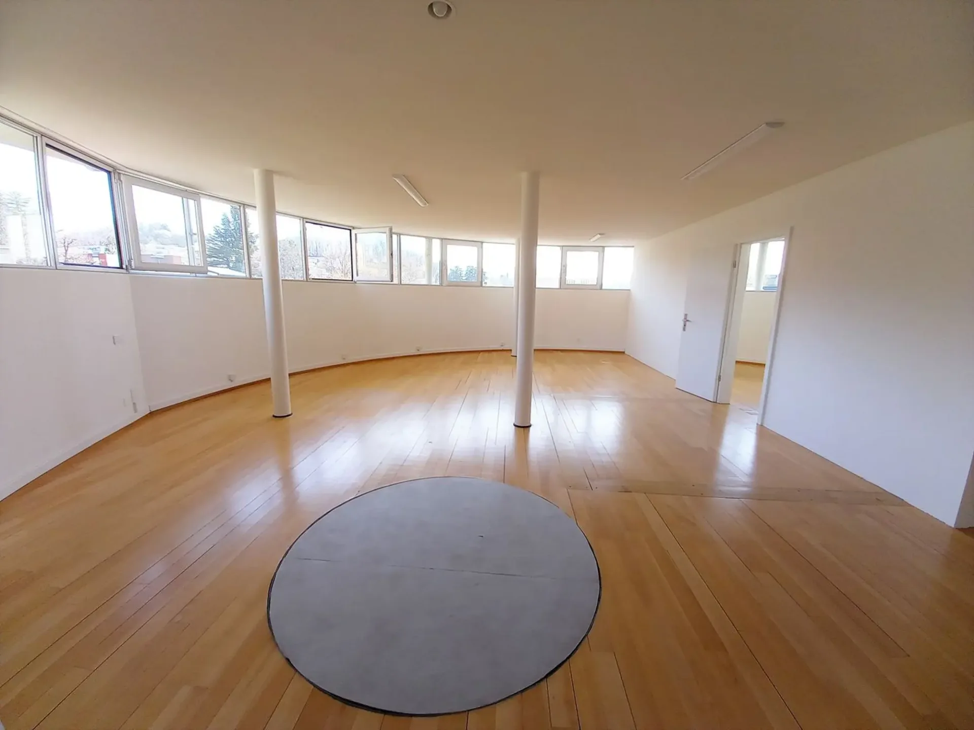 Großes und helles Büro von 90 m² in Sorengo