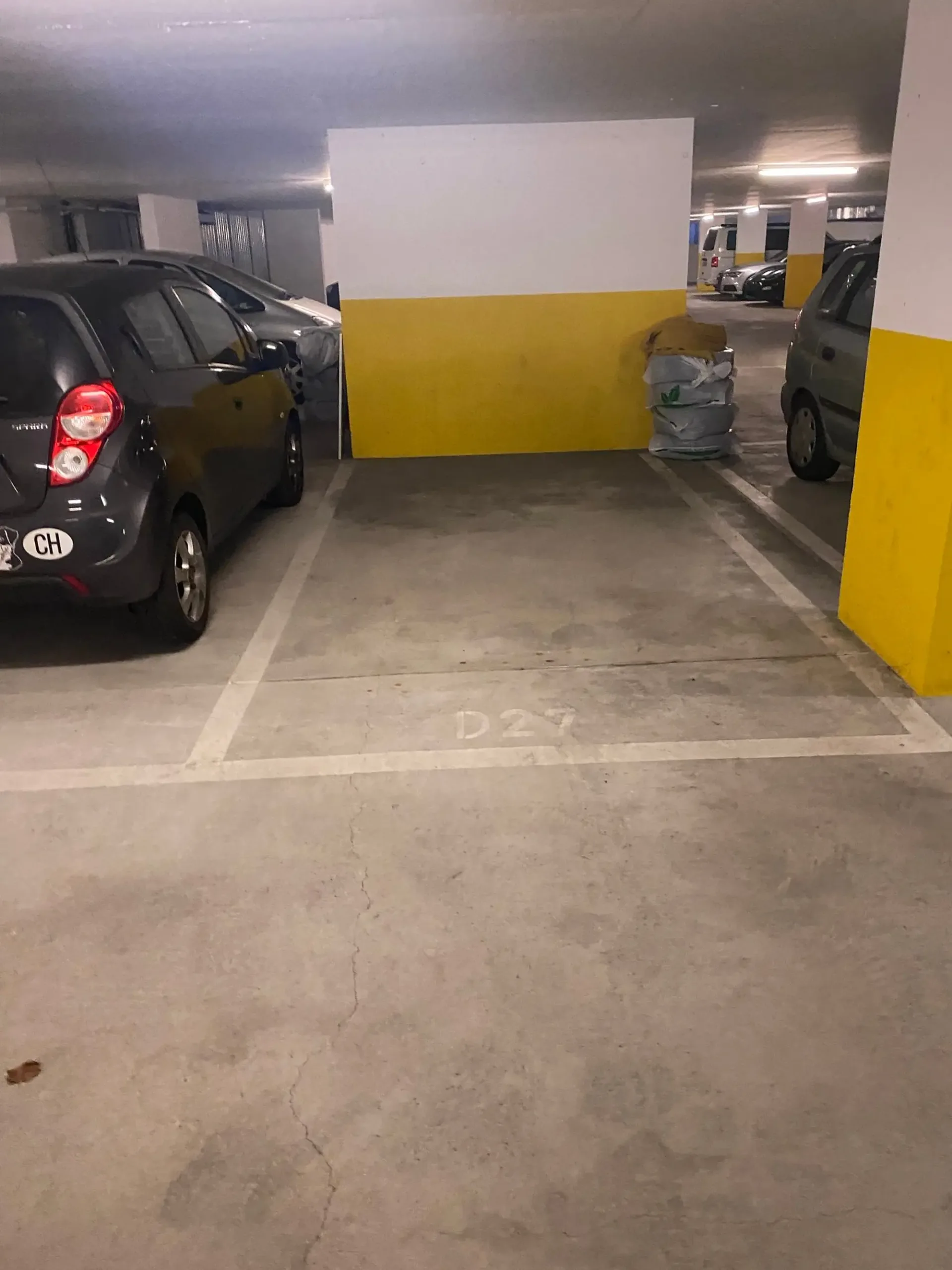 LETZTER FREIER PARKPLATZ! Tiefgaragenparkplatz im Zentrum von Allschwil an der Marsstrasse 7