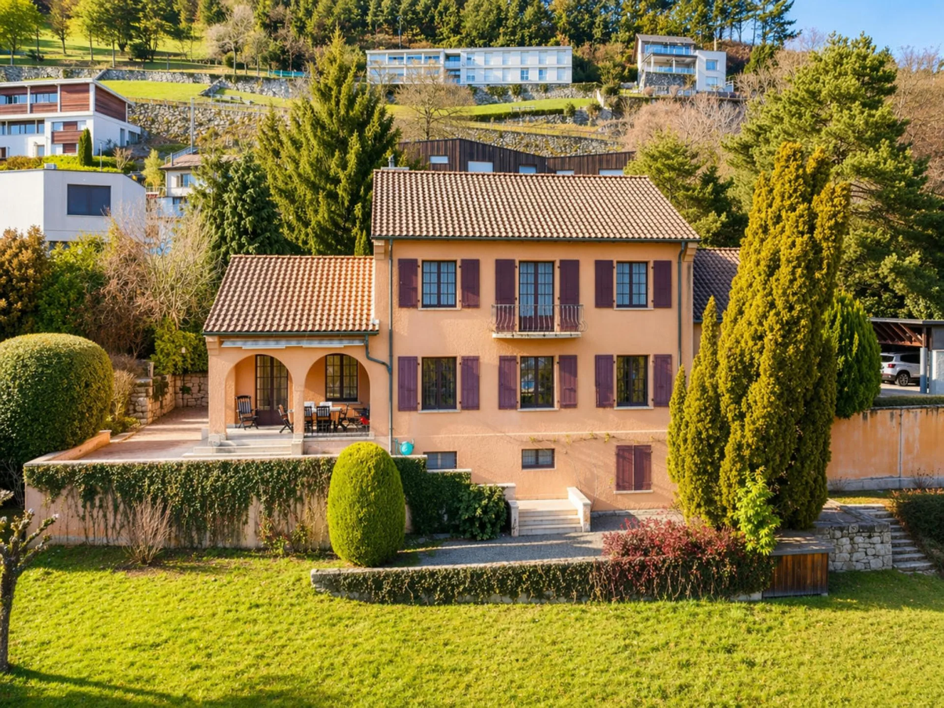 Magnifique Einzelhaus mit 12 Zimmern in Monthey