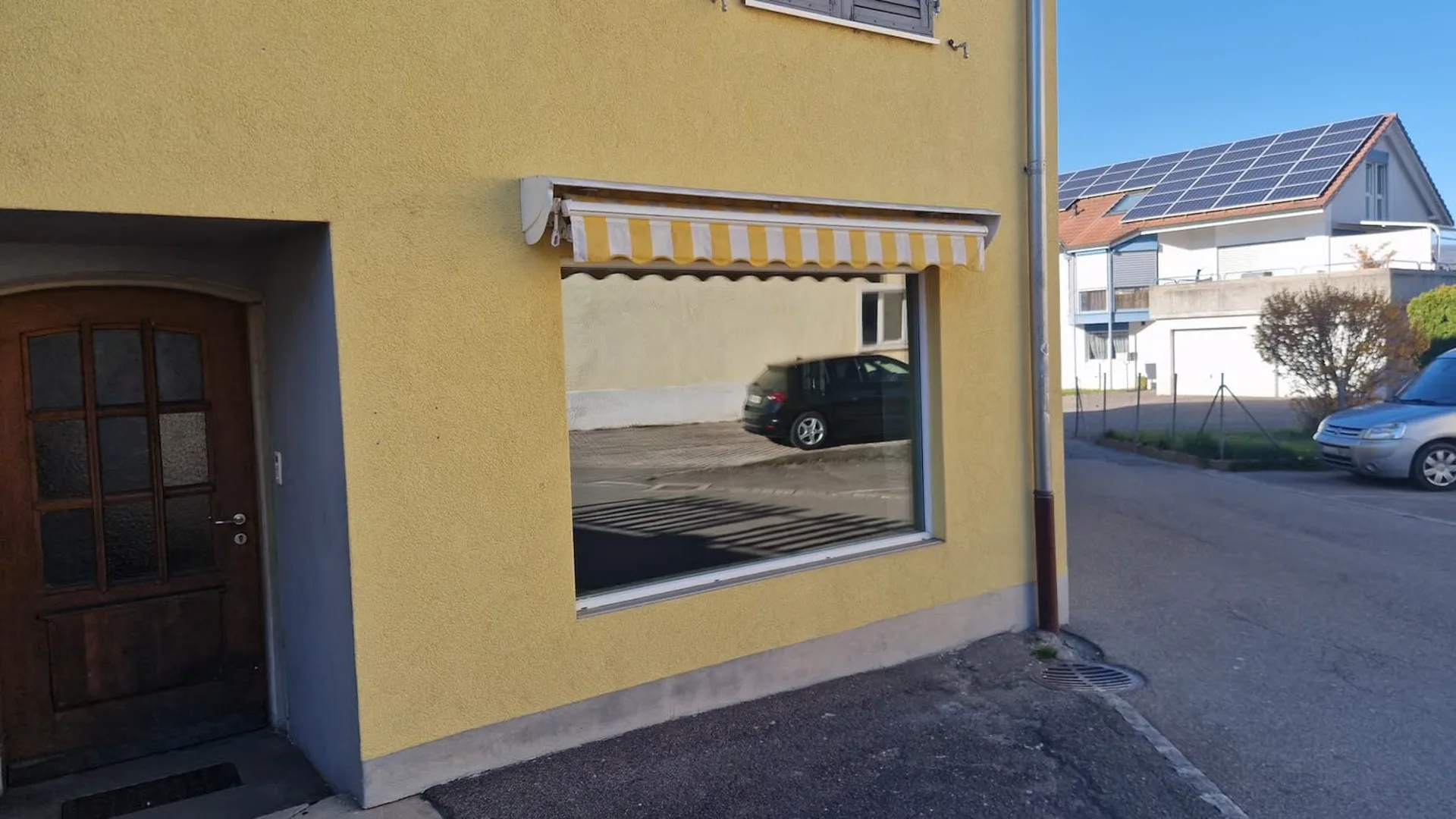 Lokal gewerblich zu vermieten in Bassecourt
