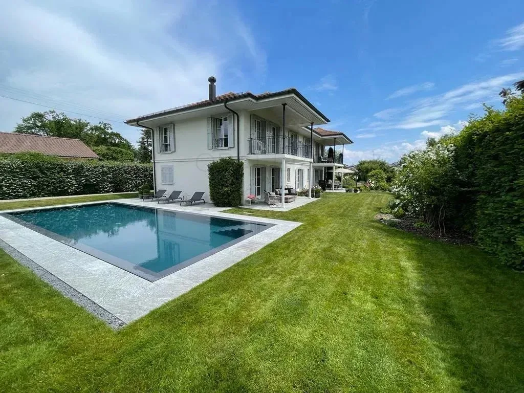 Elegant famille avec piscine dans un cadre calme, Commugny