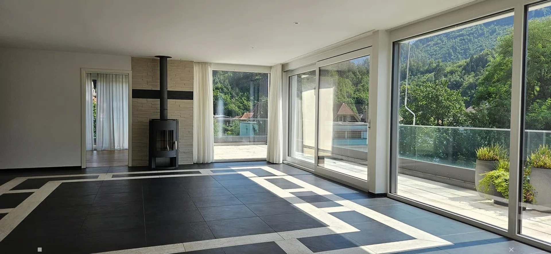 Hochwertige Attika-Wohnung zu vermieten