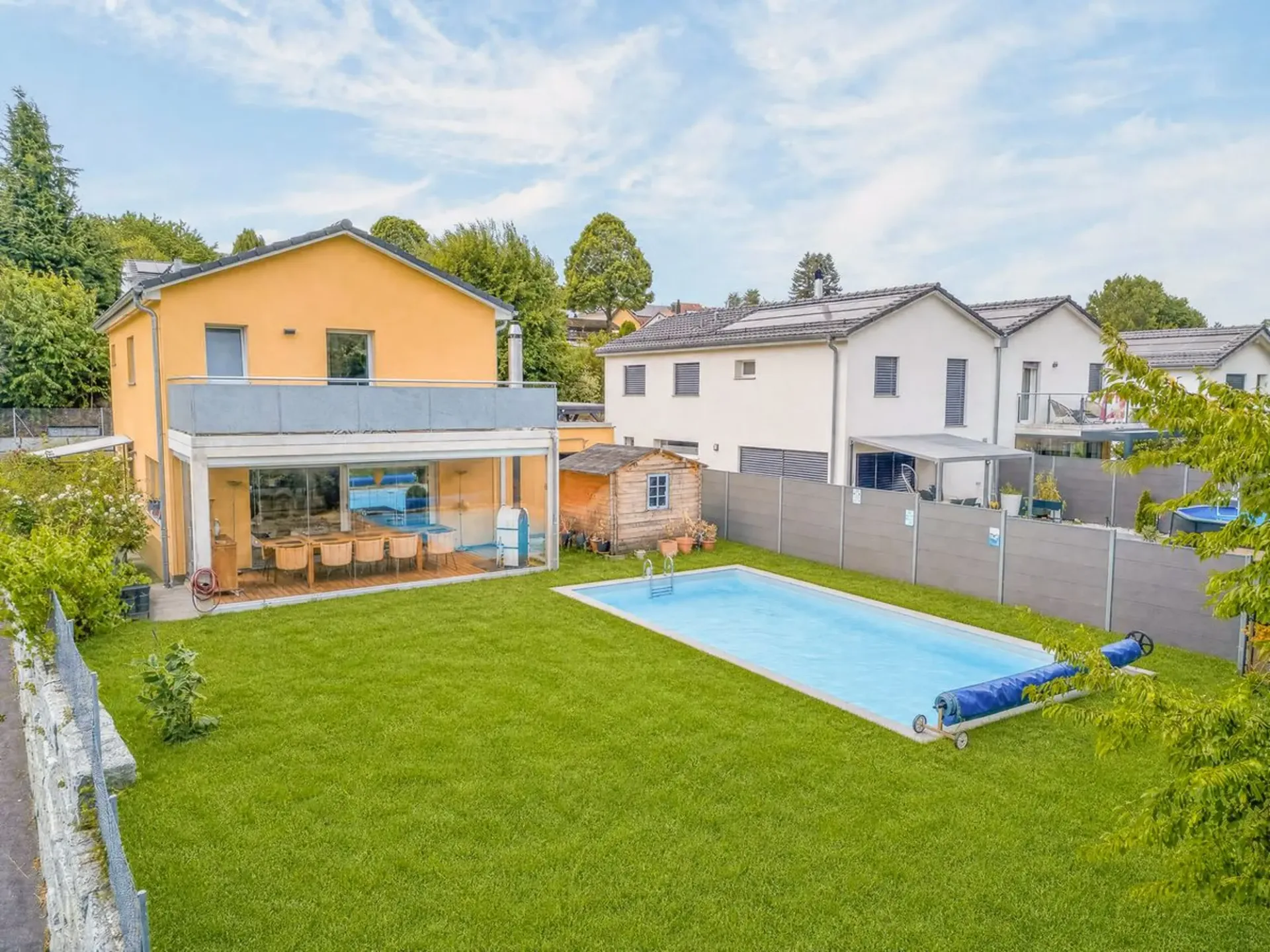 Recent family villa with heated pool and open view