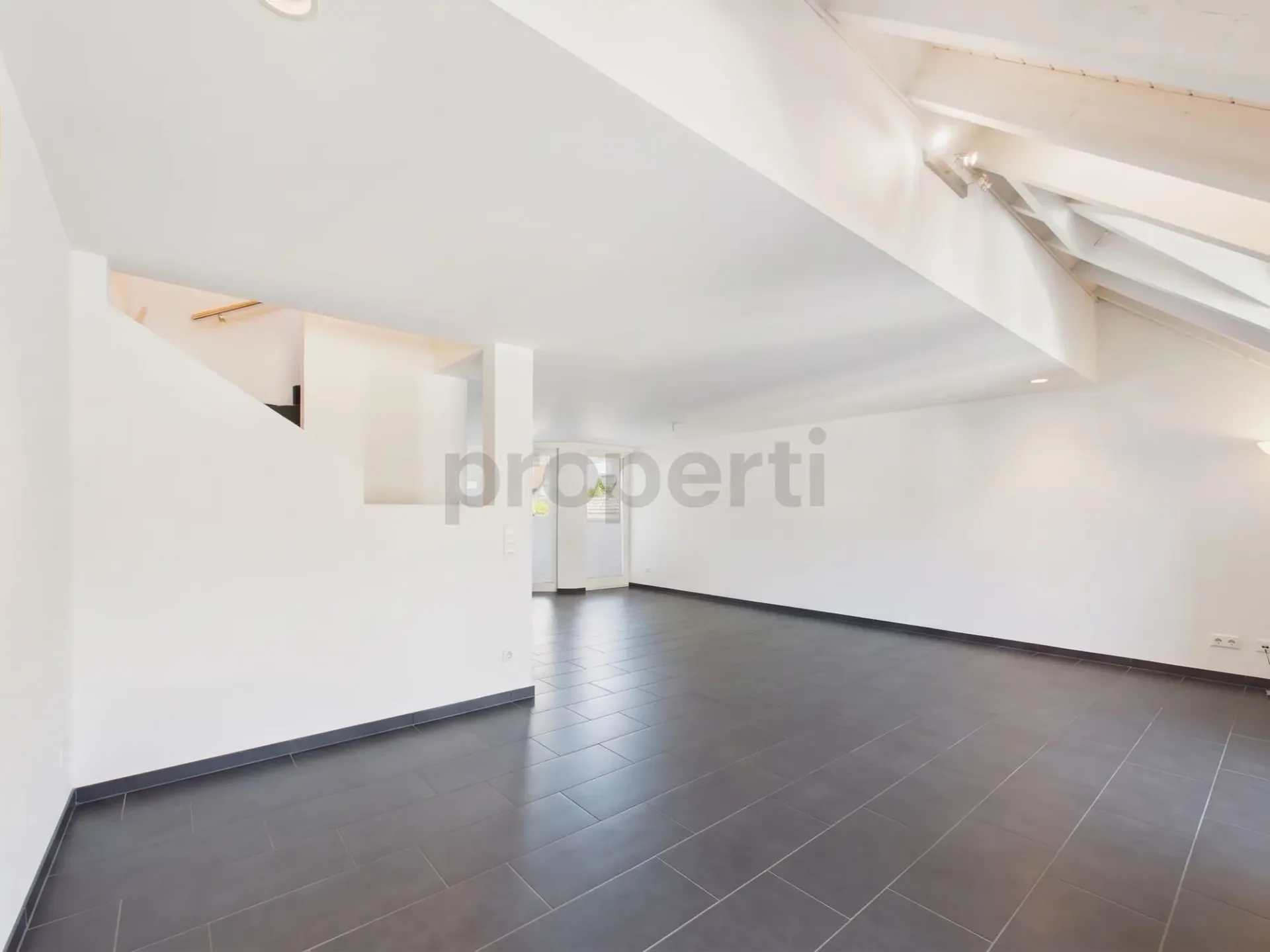 Stilvolle 3.5-Zimmer-Maisonette in Weiach