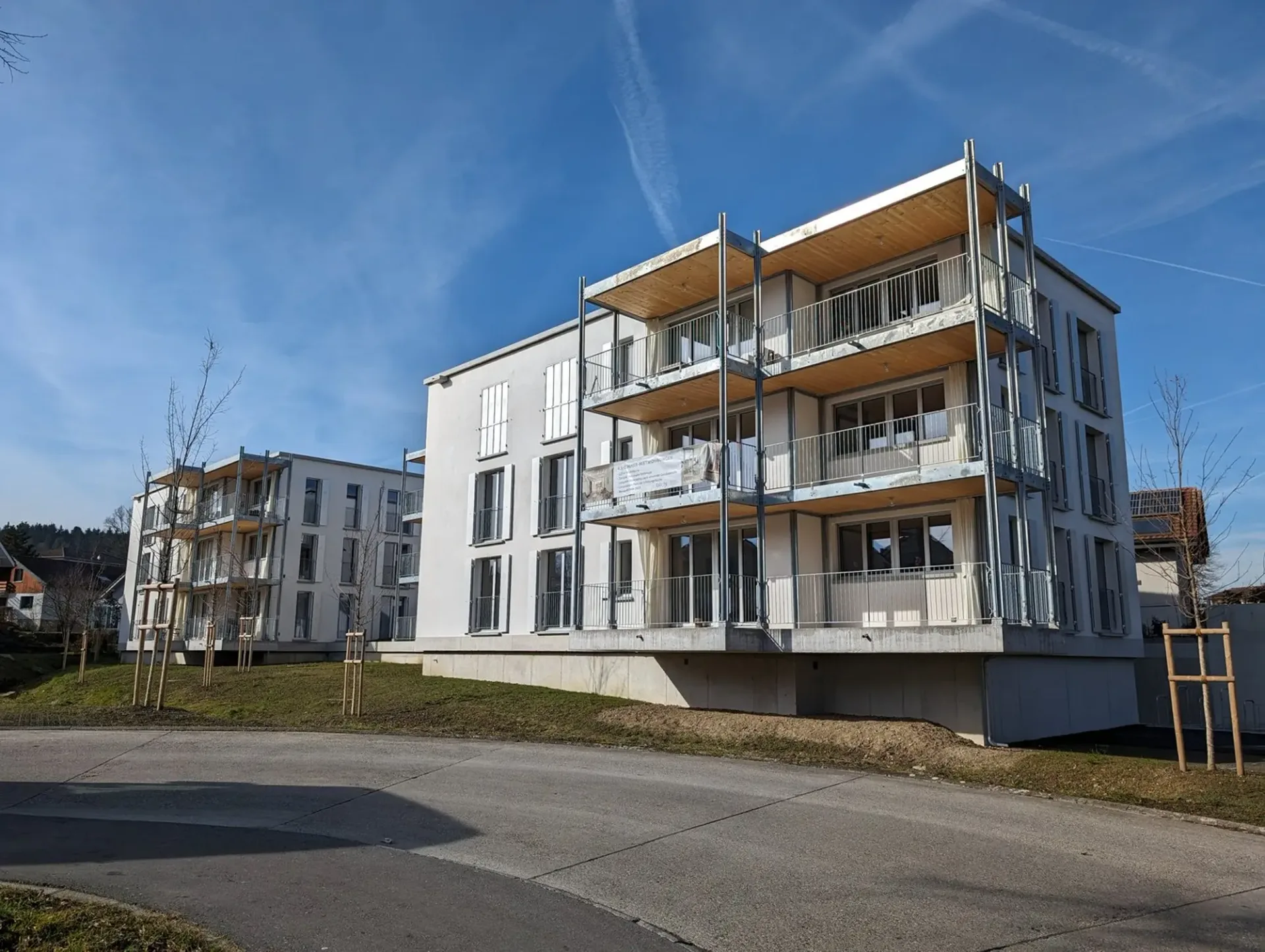Modern 4.5-room apartment in new building with balcony