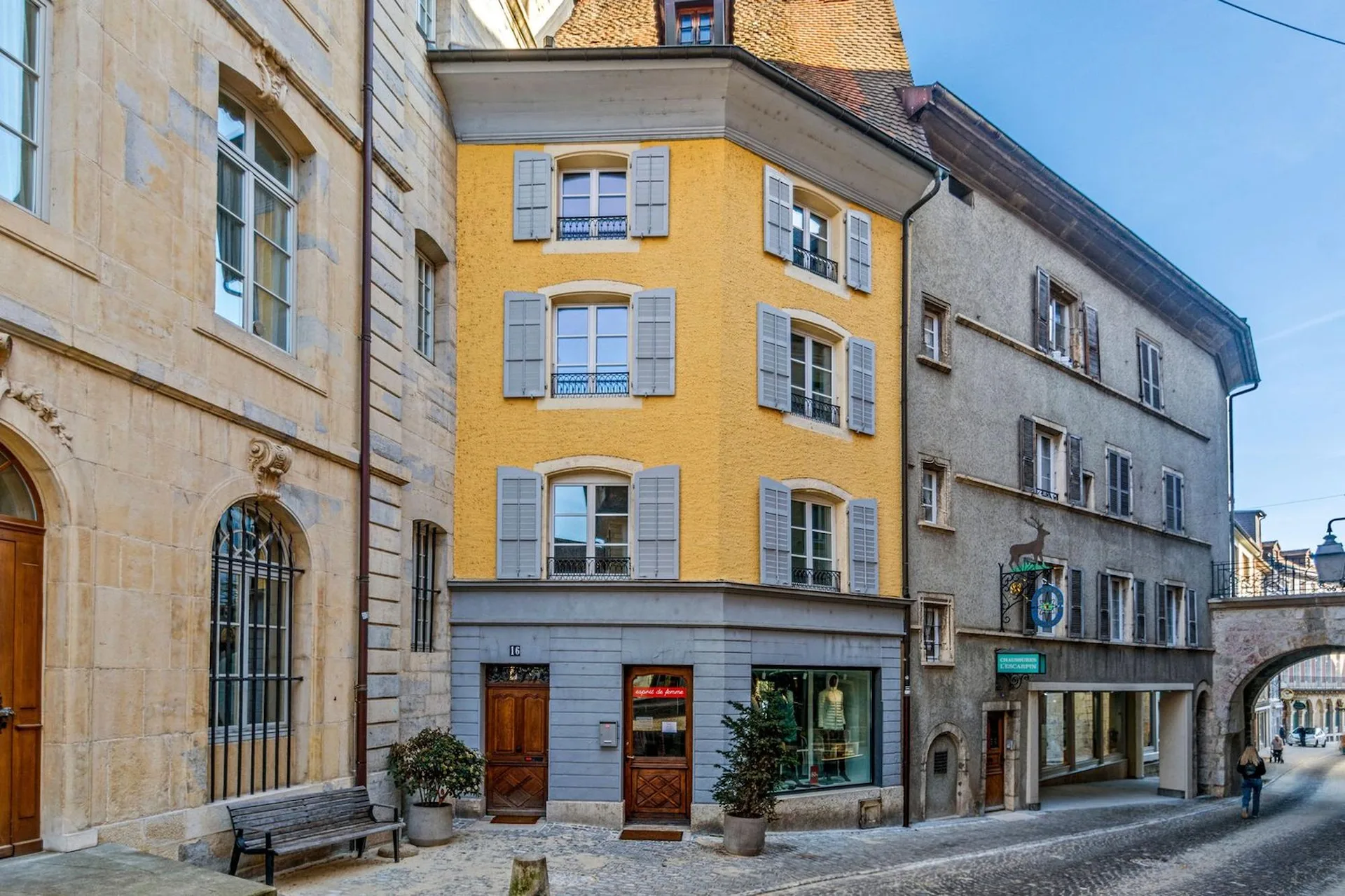 Maison de caractère de 9.5 pièces avec commerce à Porrentruy