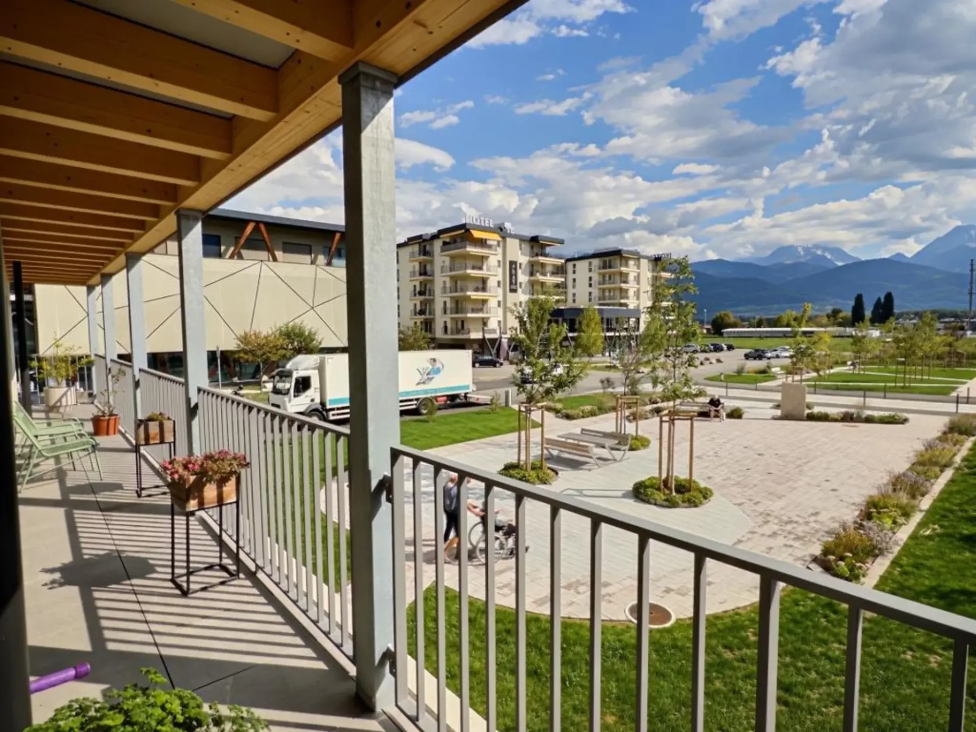4½ Zimmer neu mit Terrasse und Garten