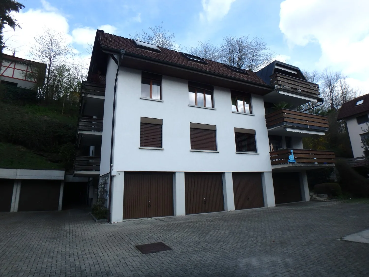 Well-maintained, with open living kitchen